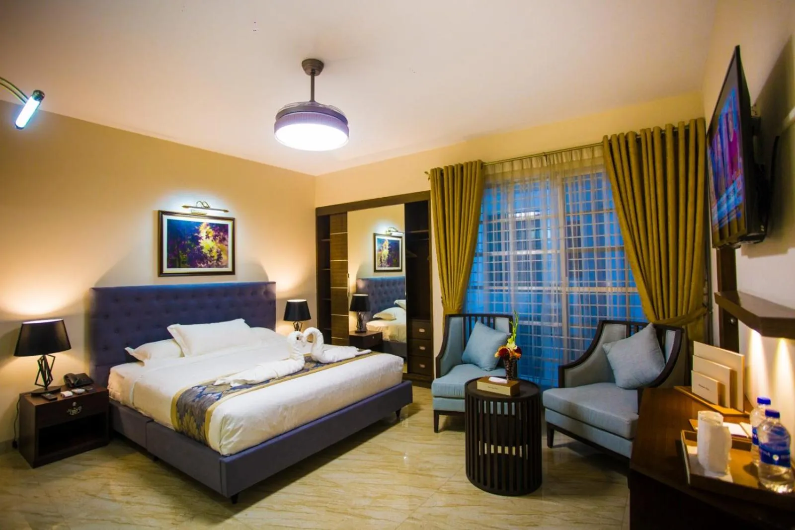 Bed in Shinepukur Suites