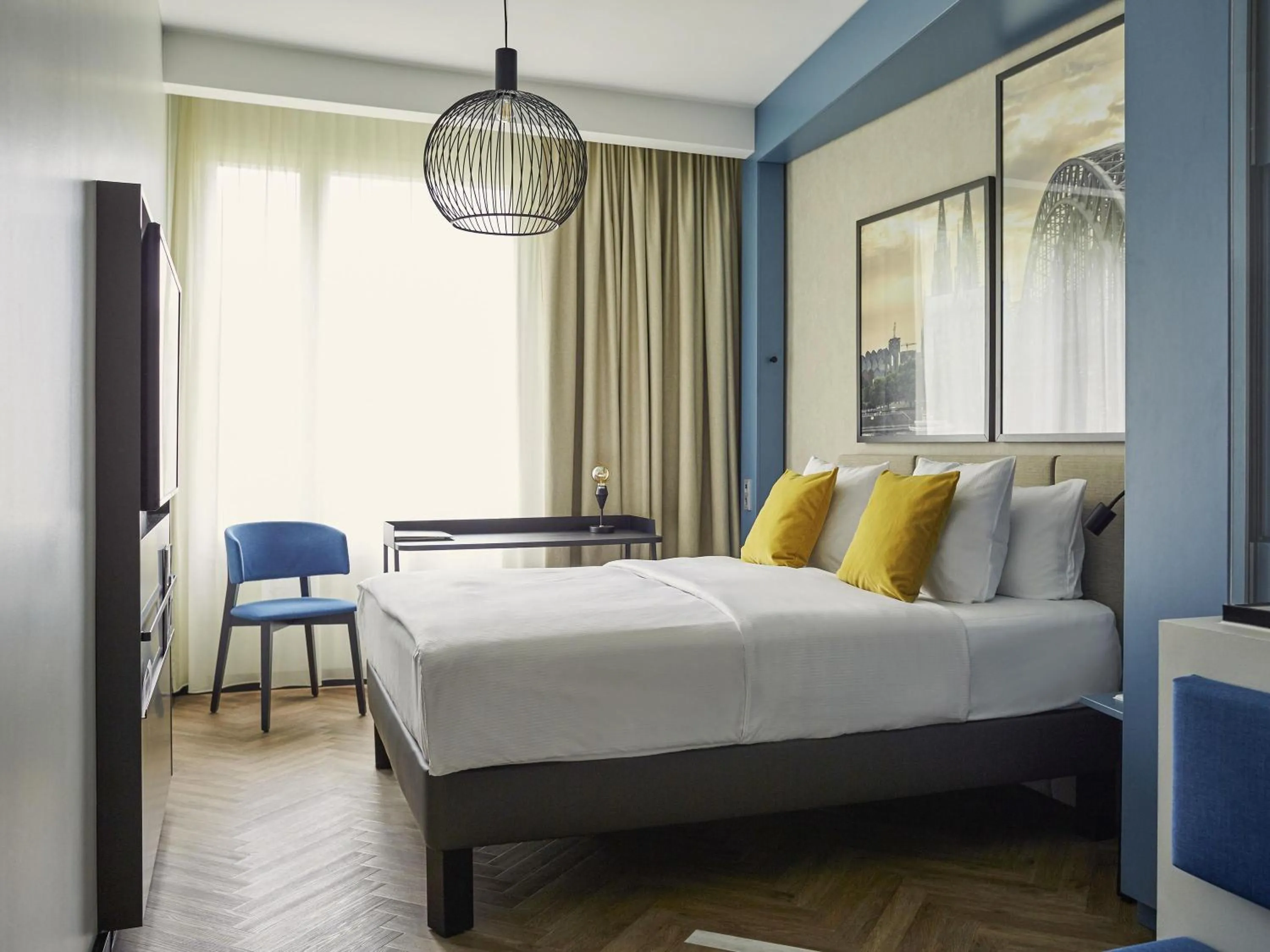 Deluxe Queen Room in Hotel Mondial am Dom Cologne MGallery