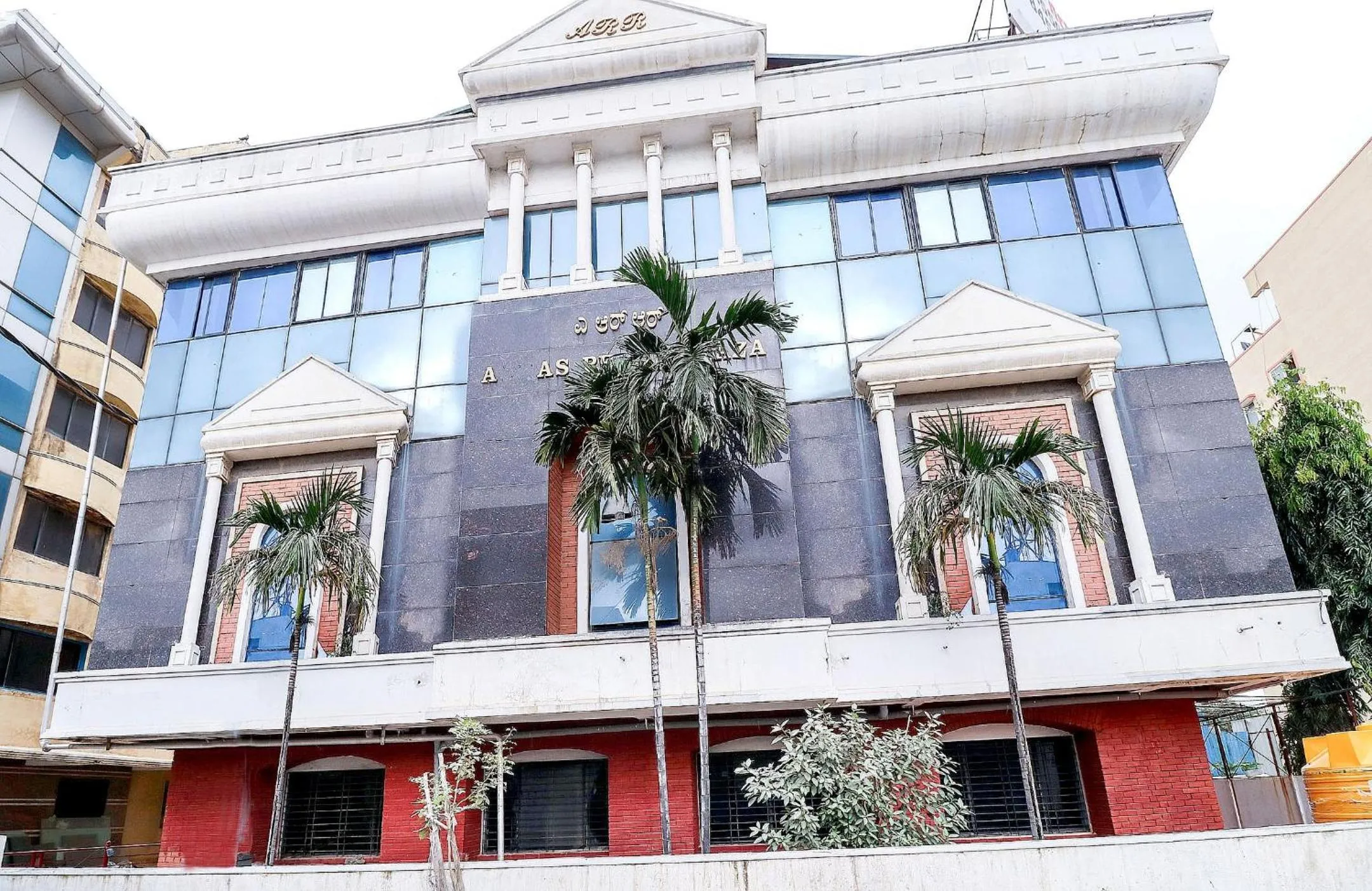 Hotel O The Royal International Hotel