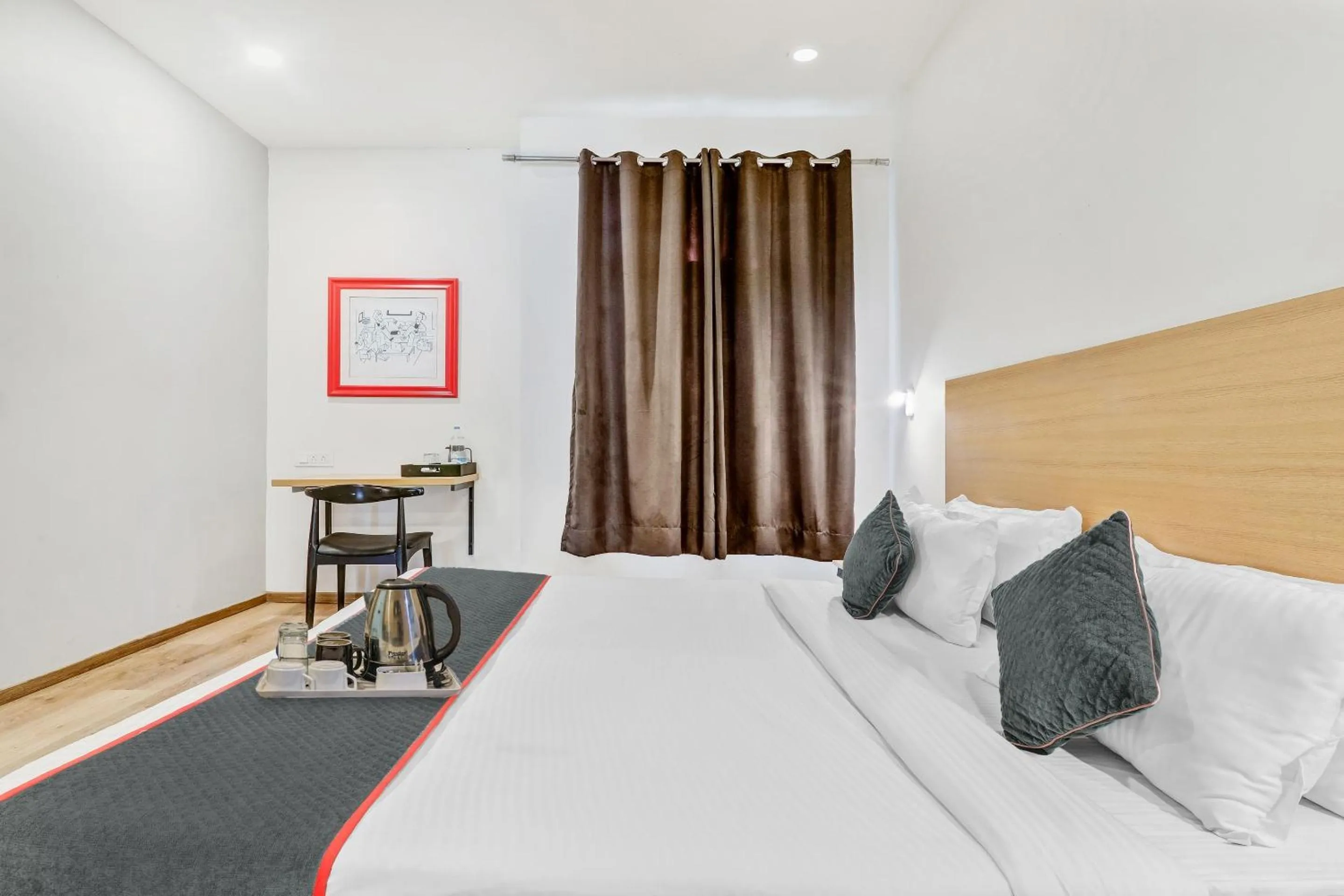 Classic Triple Room - single occupancy in Super Townhouse 139 Ashiyana Smriti Upvan Near Emerald Mall Lucknow