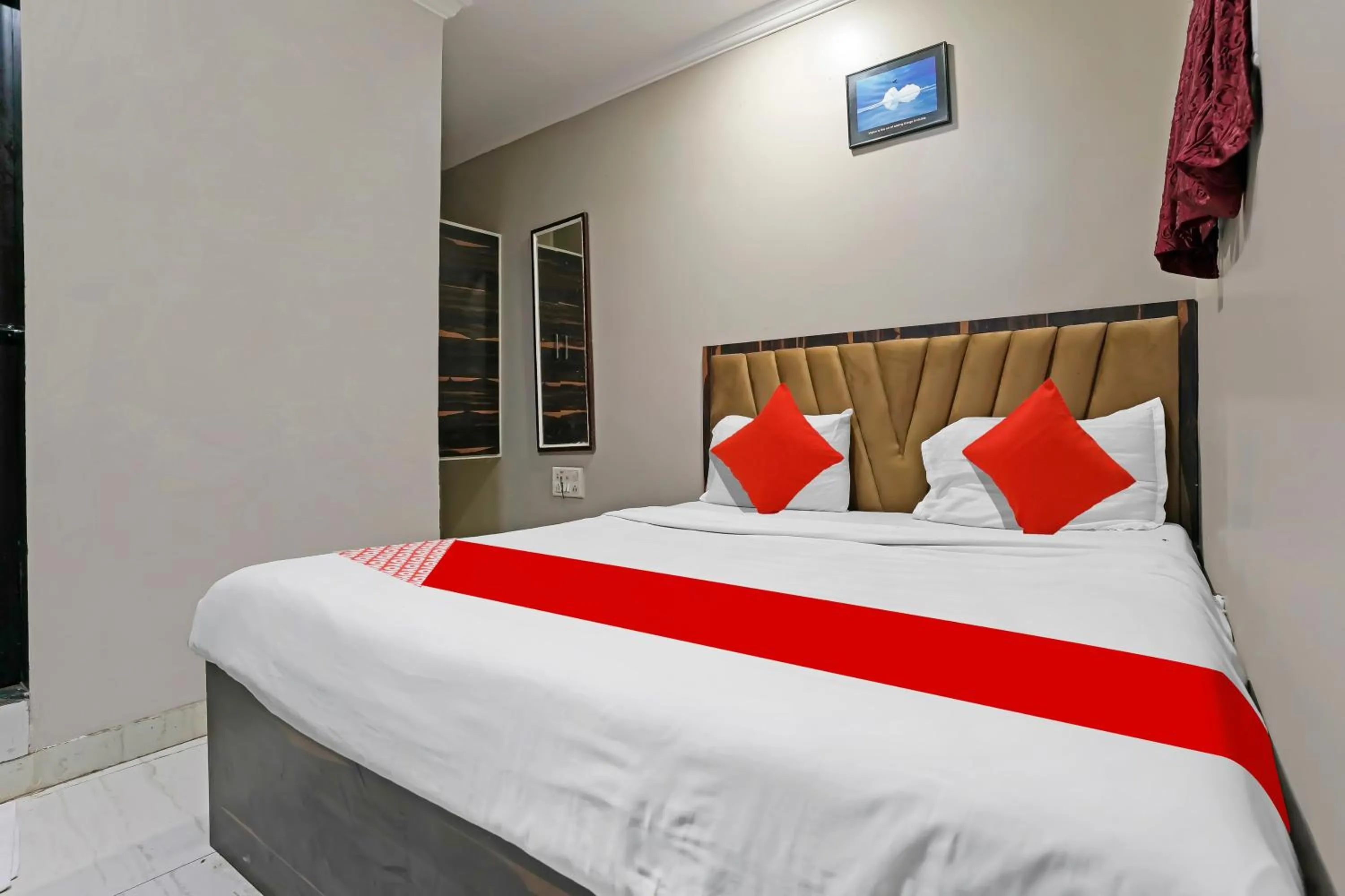 Hotel O Homestay Andheri East