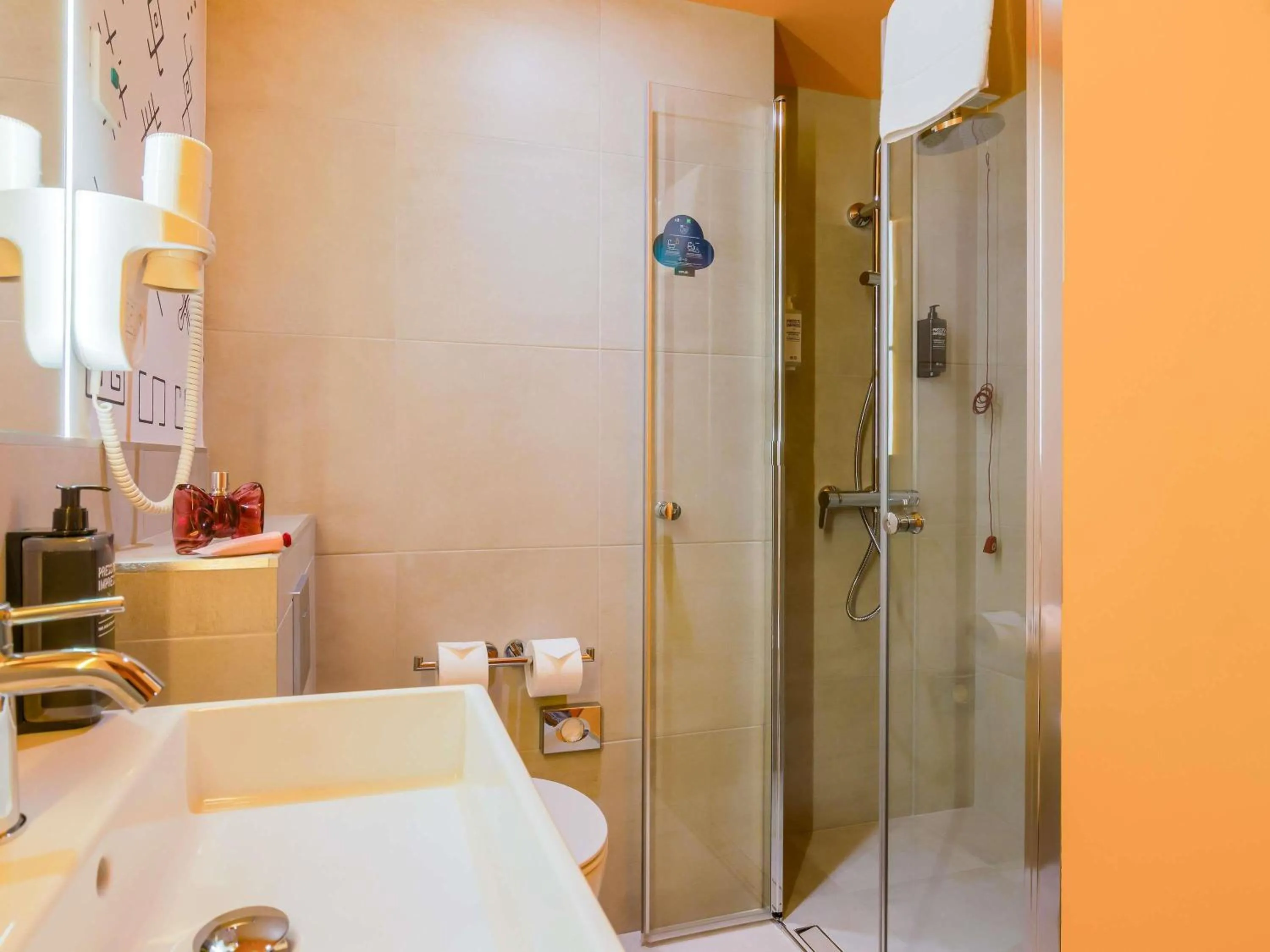 Superior Twin Room in ibis Styles Bucharest City Center