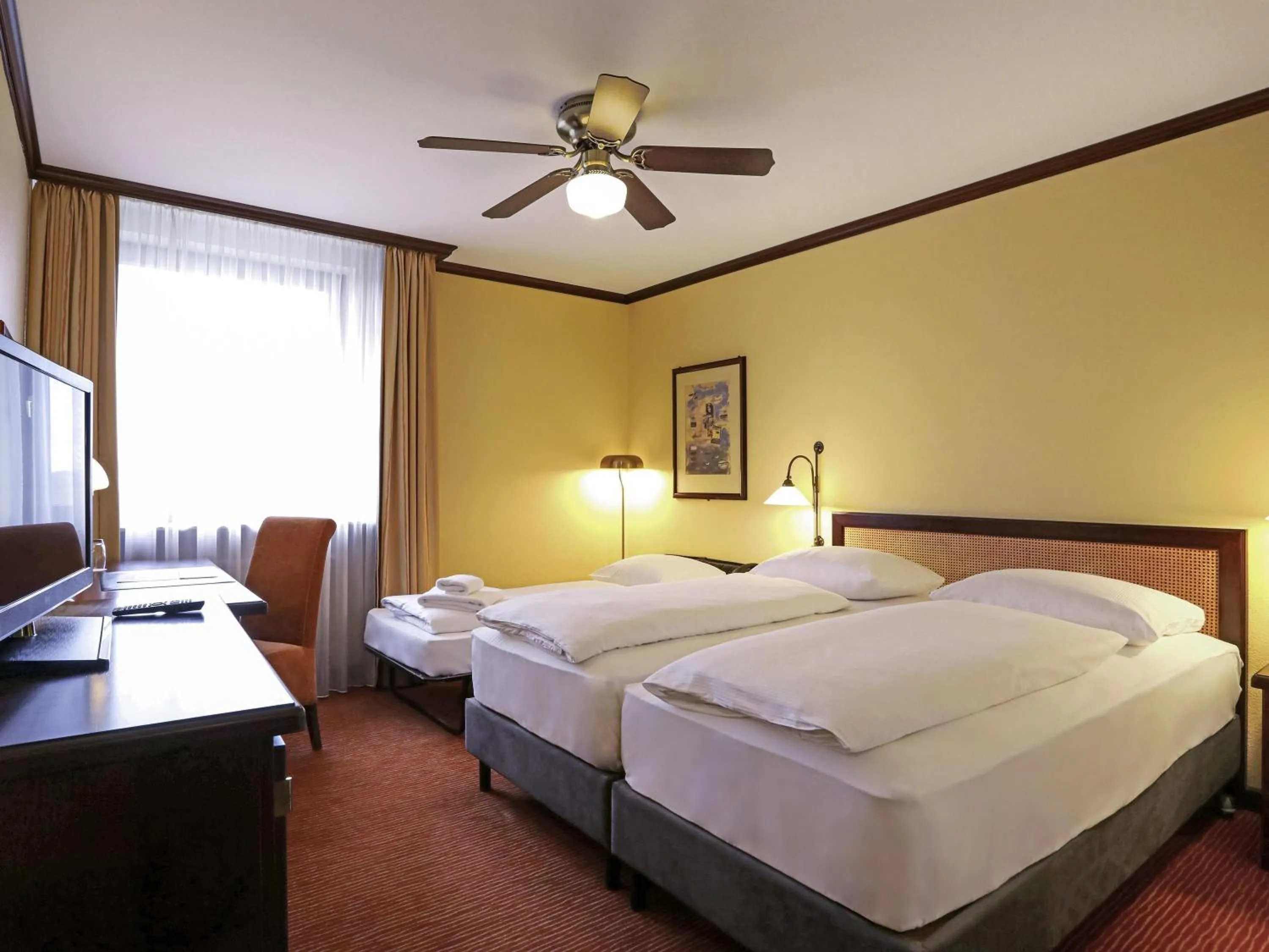 Classic Room with One Double Bed and One Single Bed in Mercure Hotel Frankfurt Airport Langen
