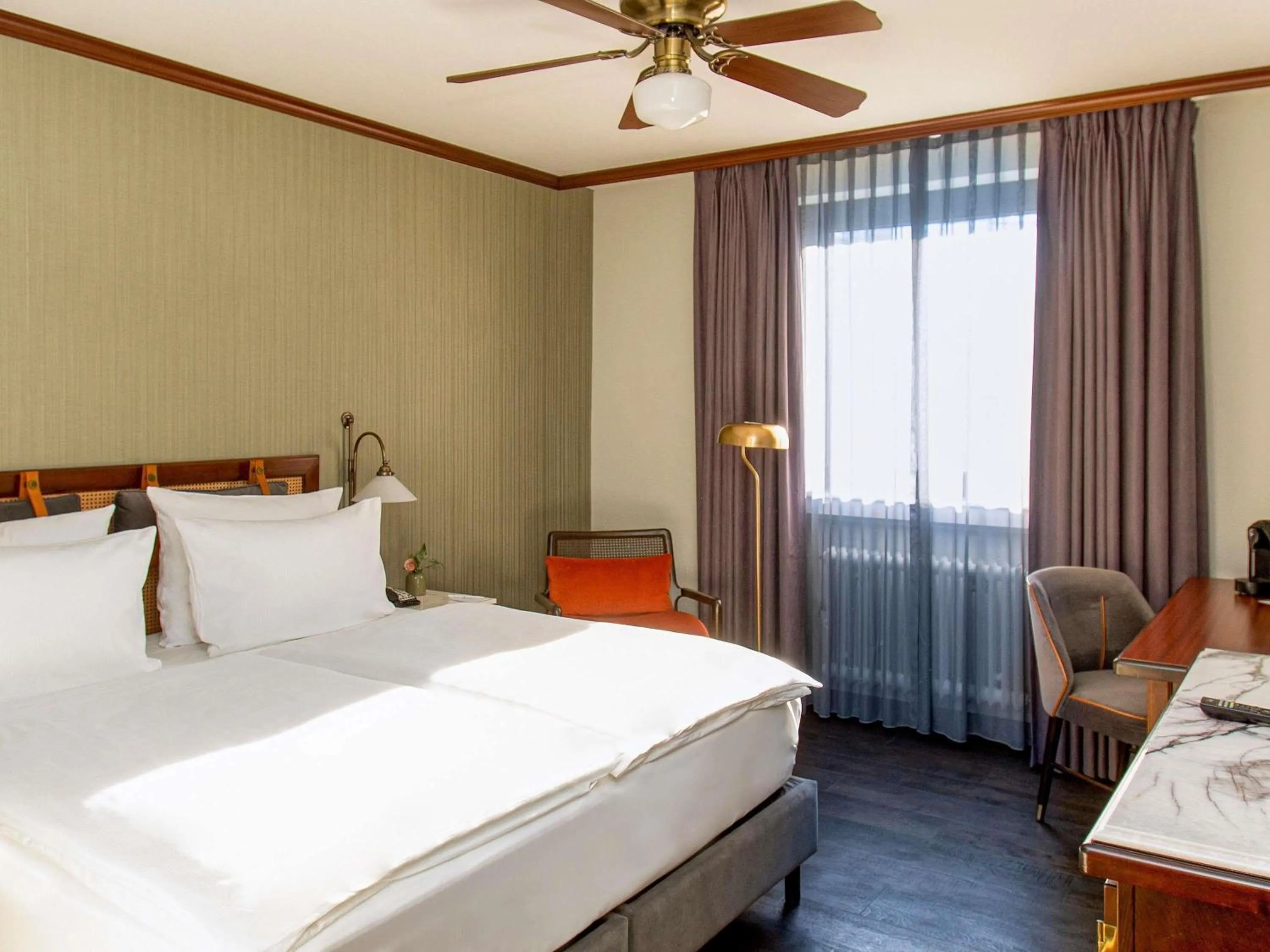 Superior Double Room in Mercure Hotel Frankfurt Airport Langen