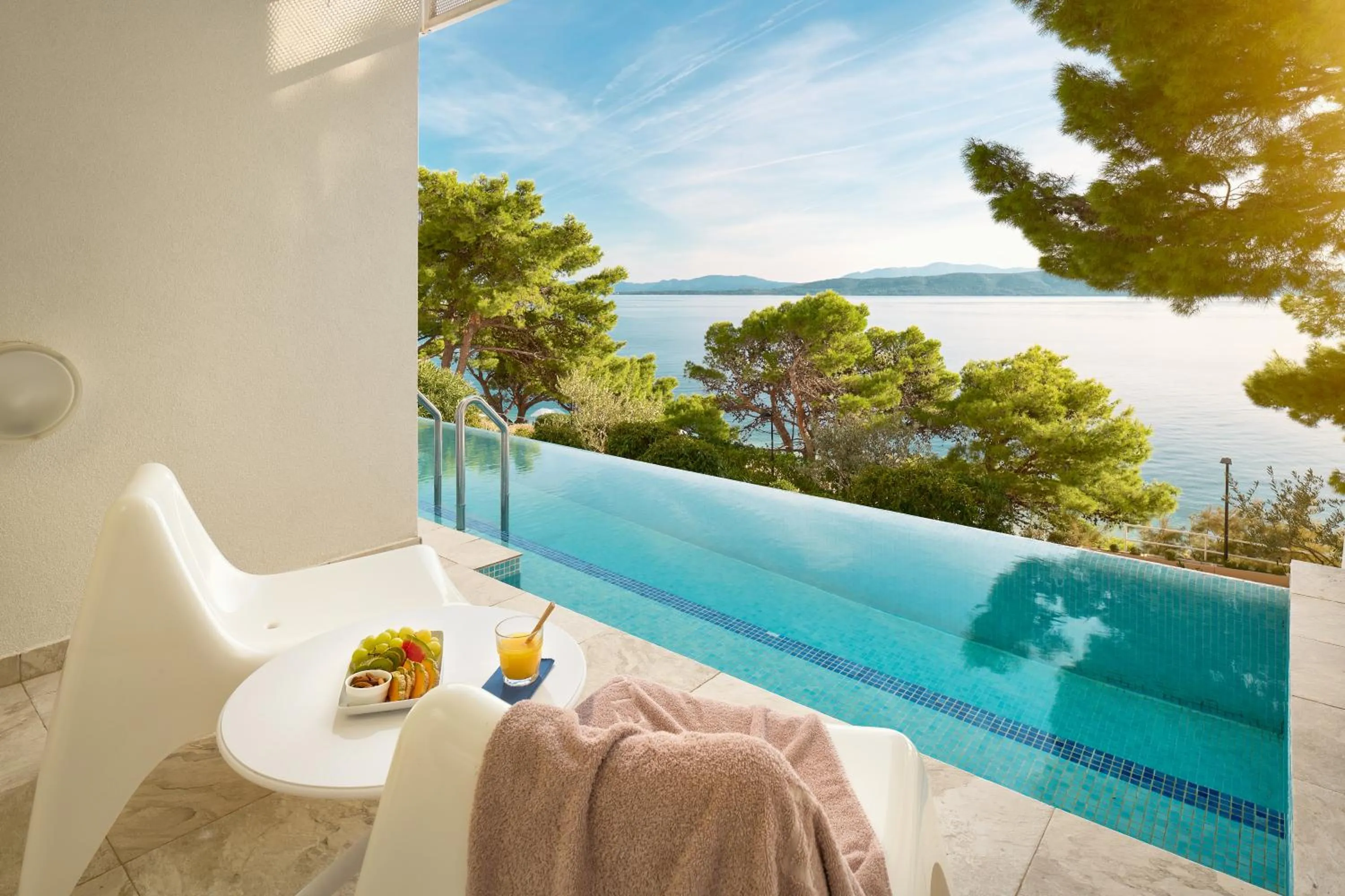  Standard Double Room Swim Up with Sea View in TUI BLUE Makarska - Adults Only