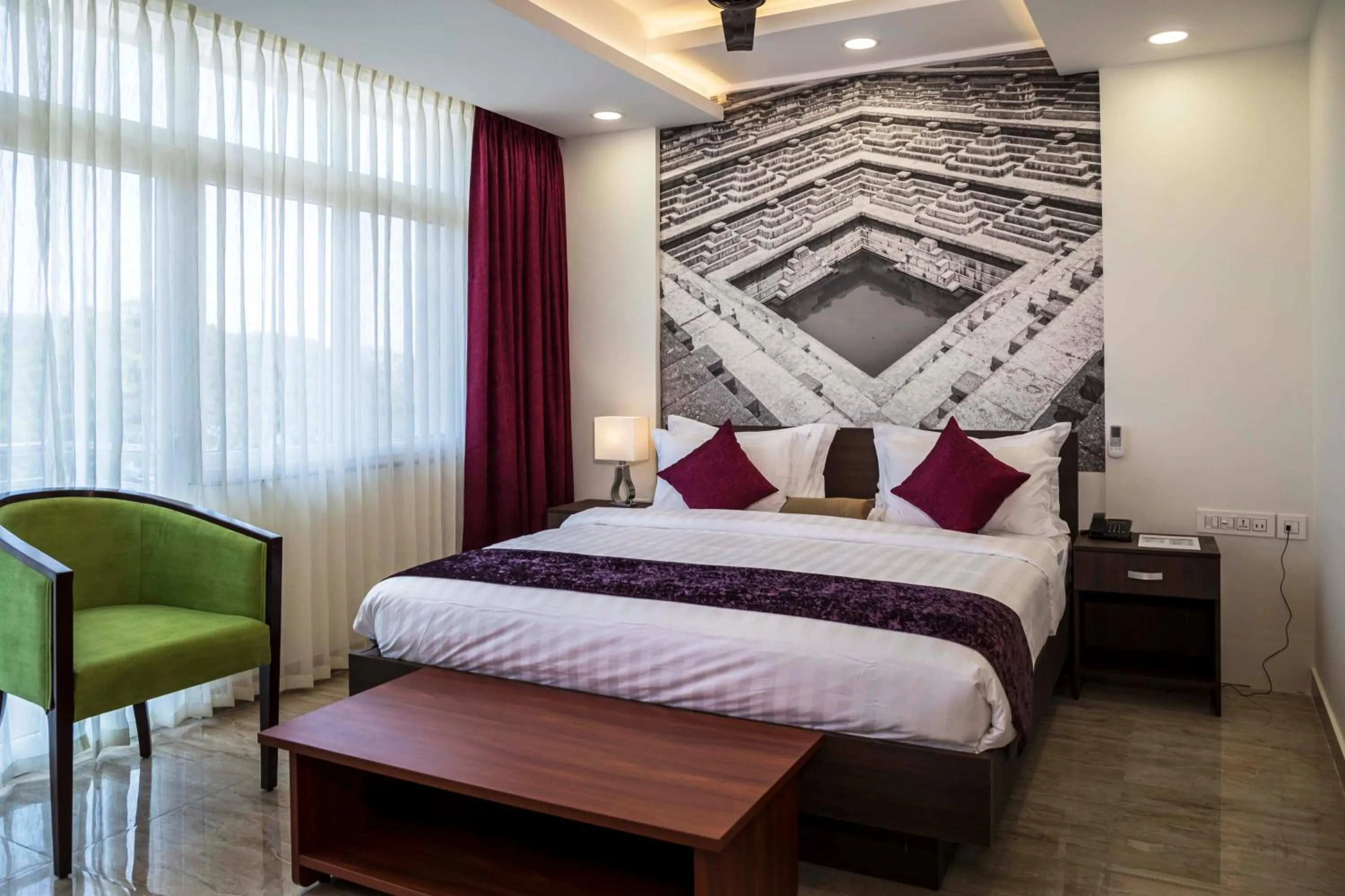 King Room with Balcony in Hotel Urban Jade