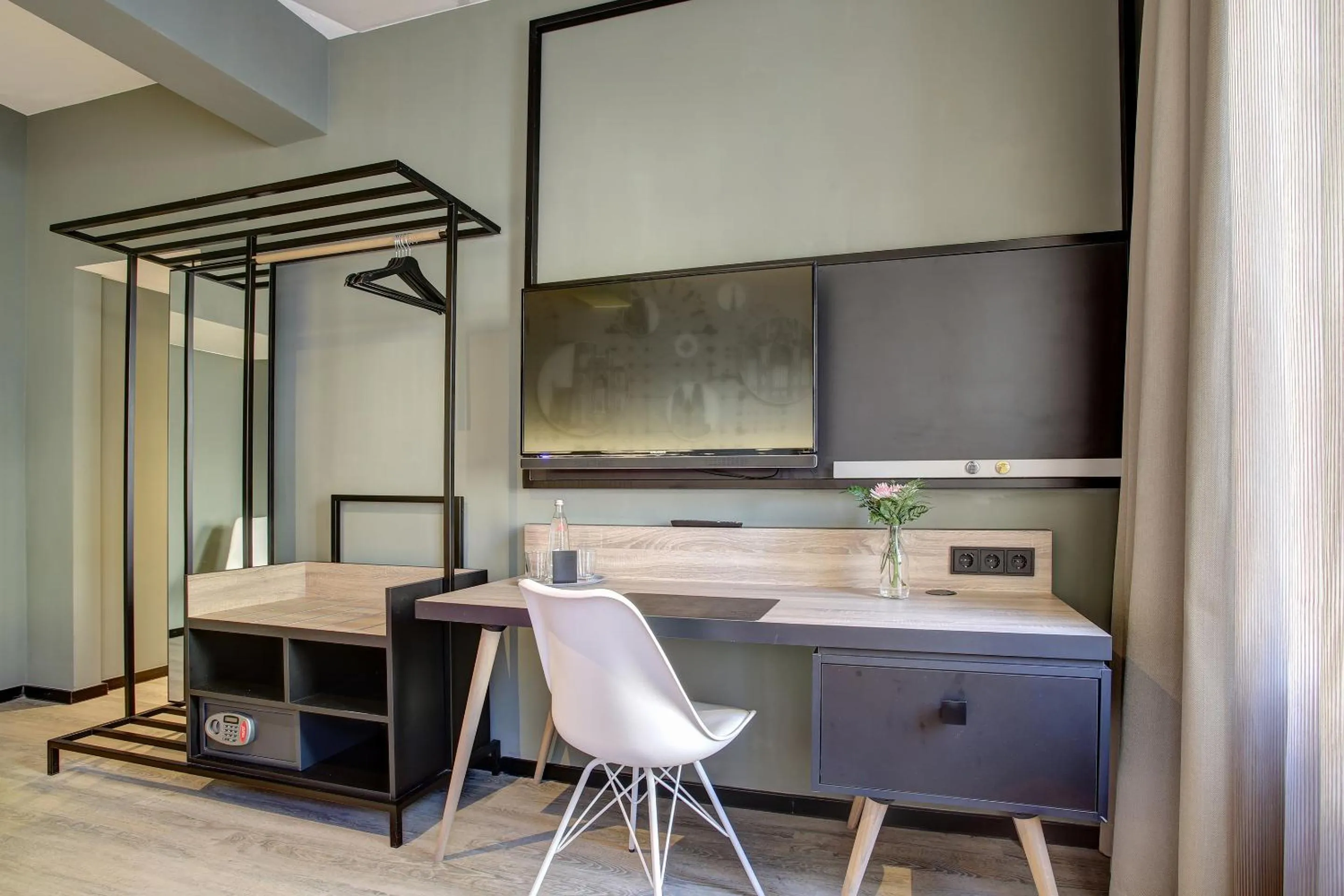 Standard Double or Twin Room in Boutique 003 Köln City am Dom, Trademark Collection by Wyndham