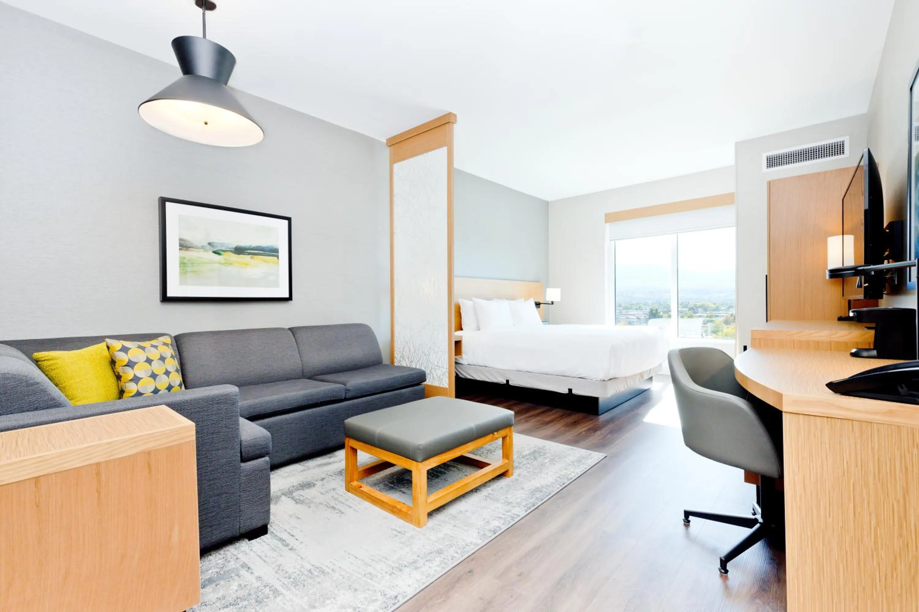 King Room with Sofa Bed in Hyatt Place Kelowna