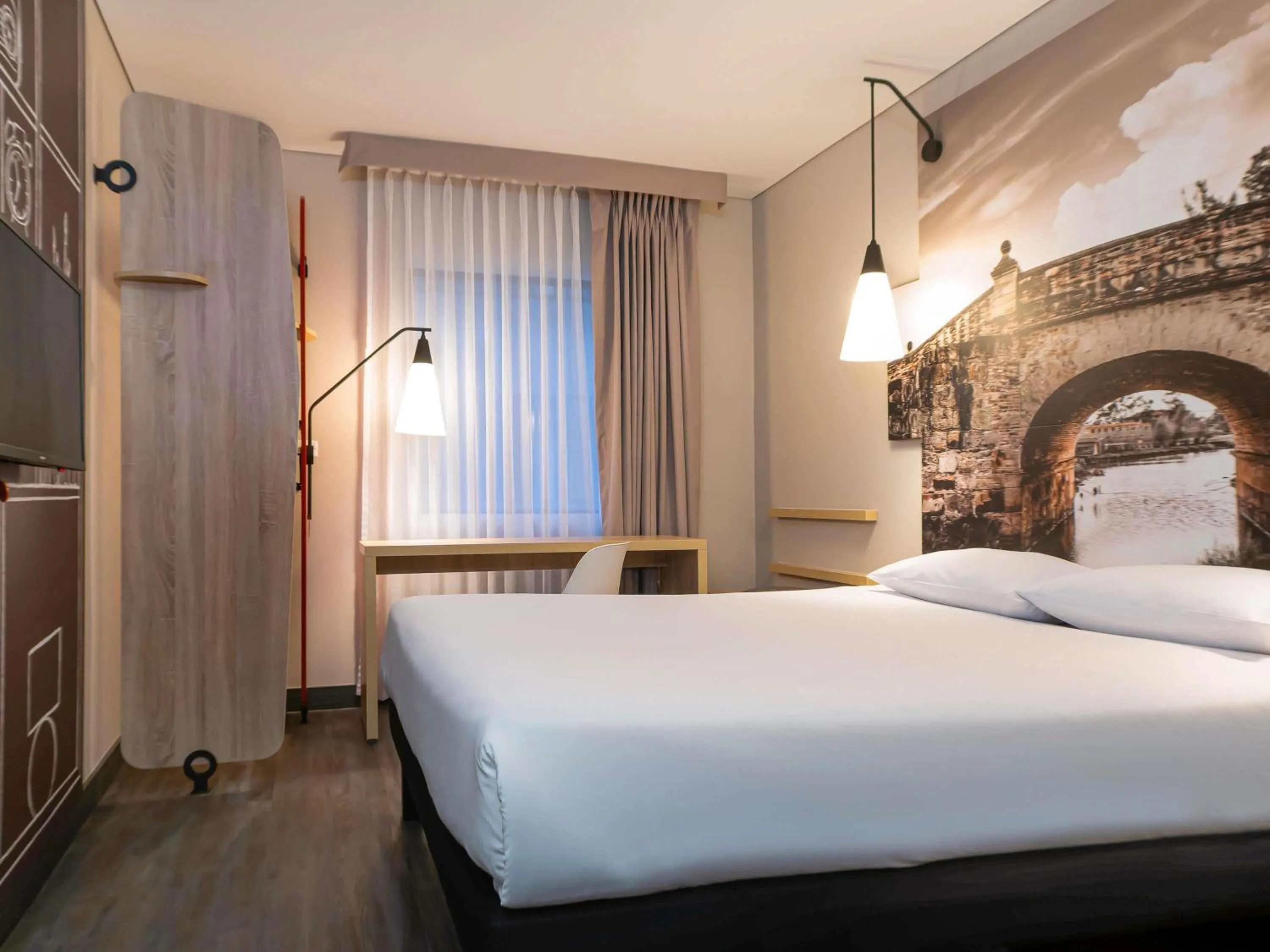 Standard Double Room in ibis Chia