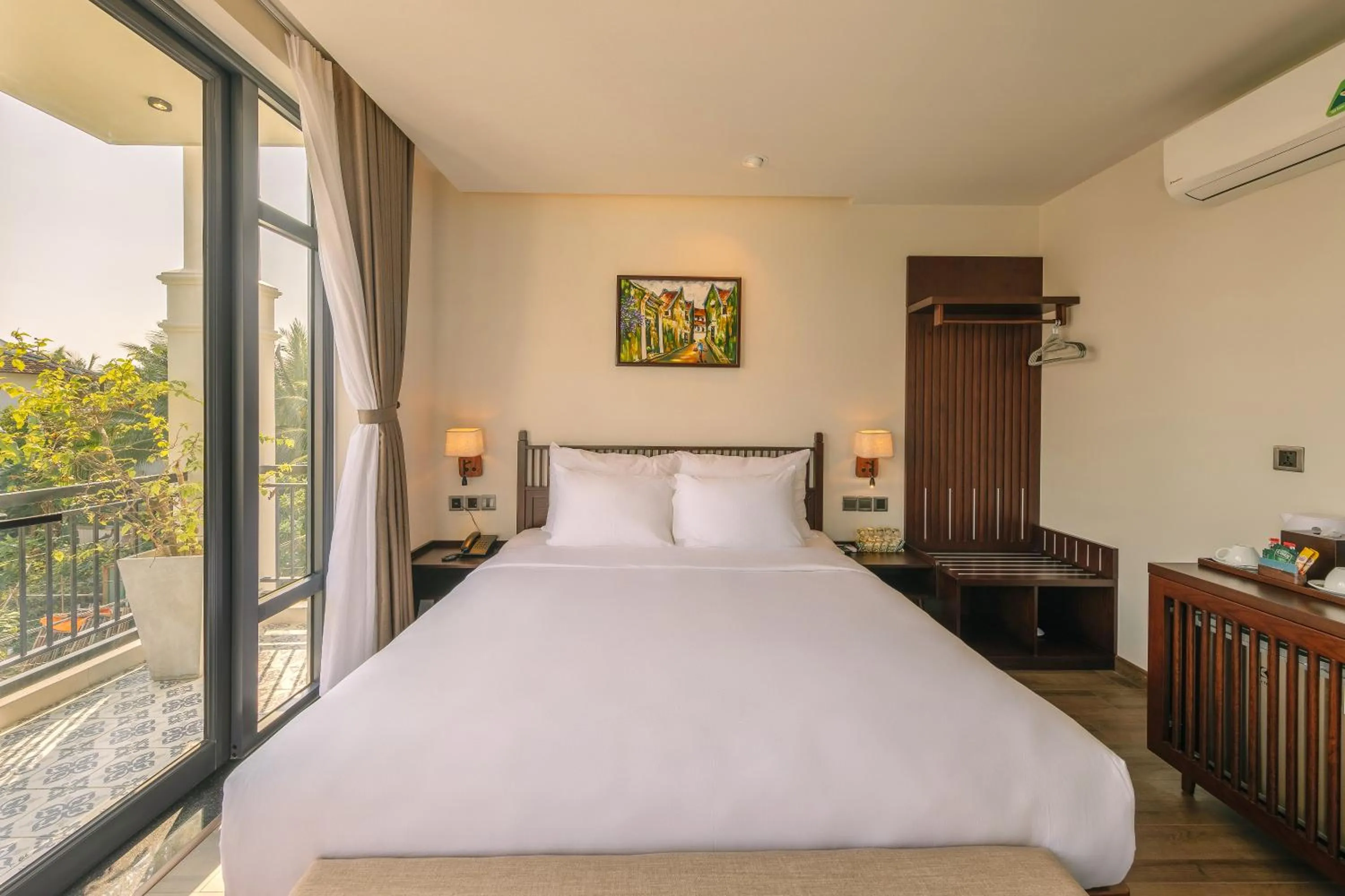 Suite with Balcony & Pool View in Volar de Faifo Villa