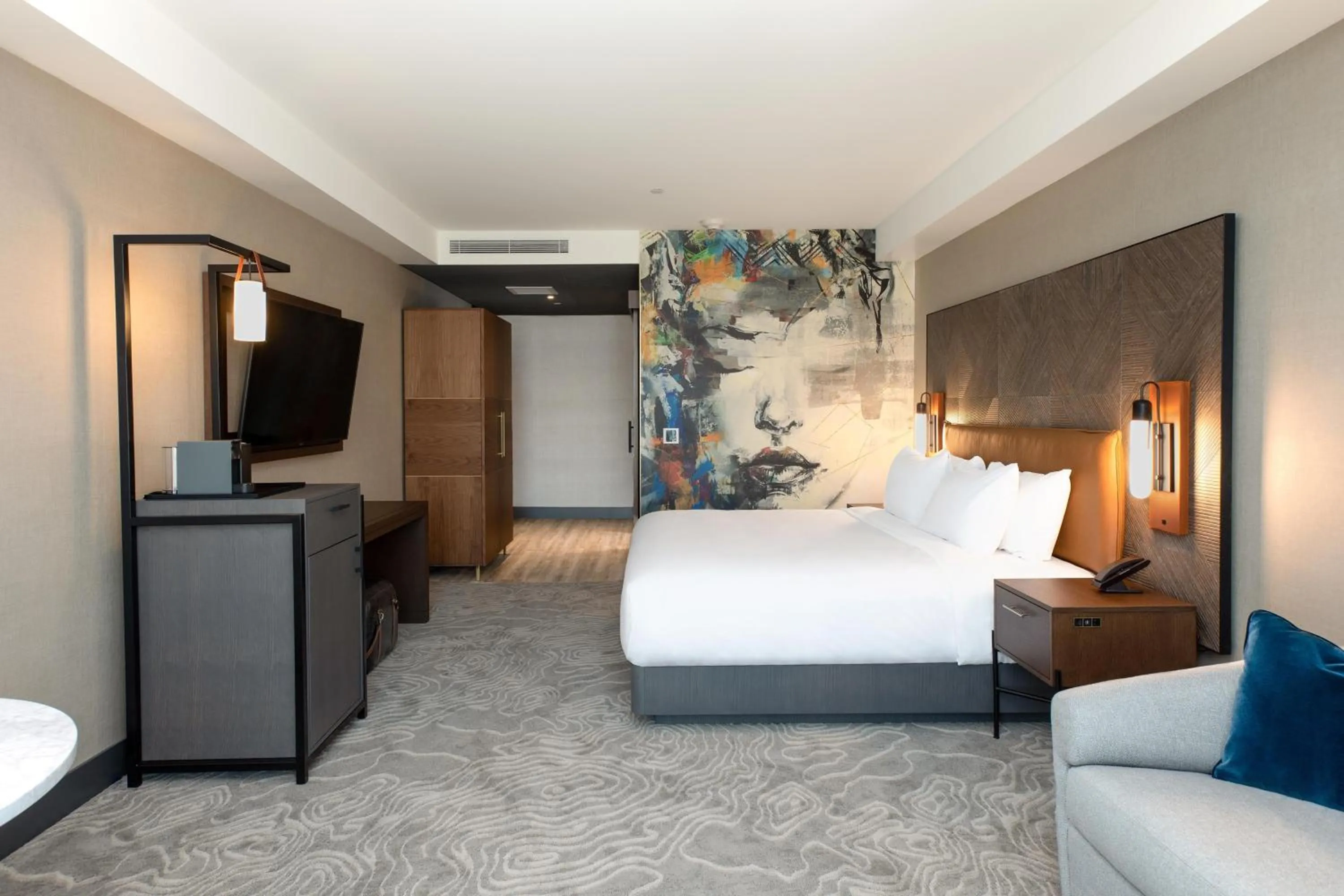 Studio Suite, 1 King in The Glenmark, Glendale, a Tribute Portfolio Hotel