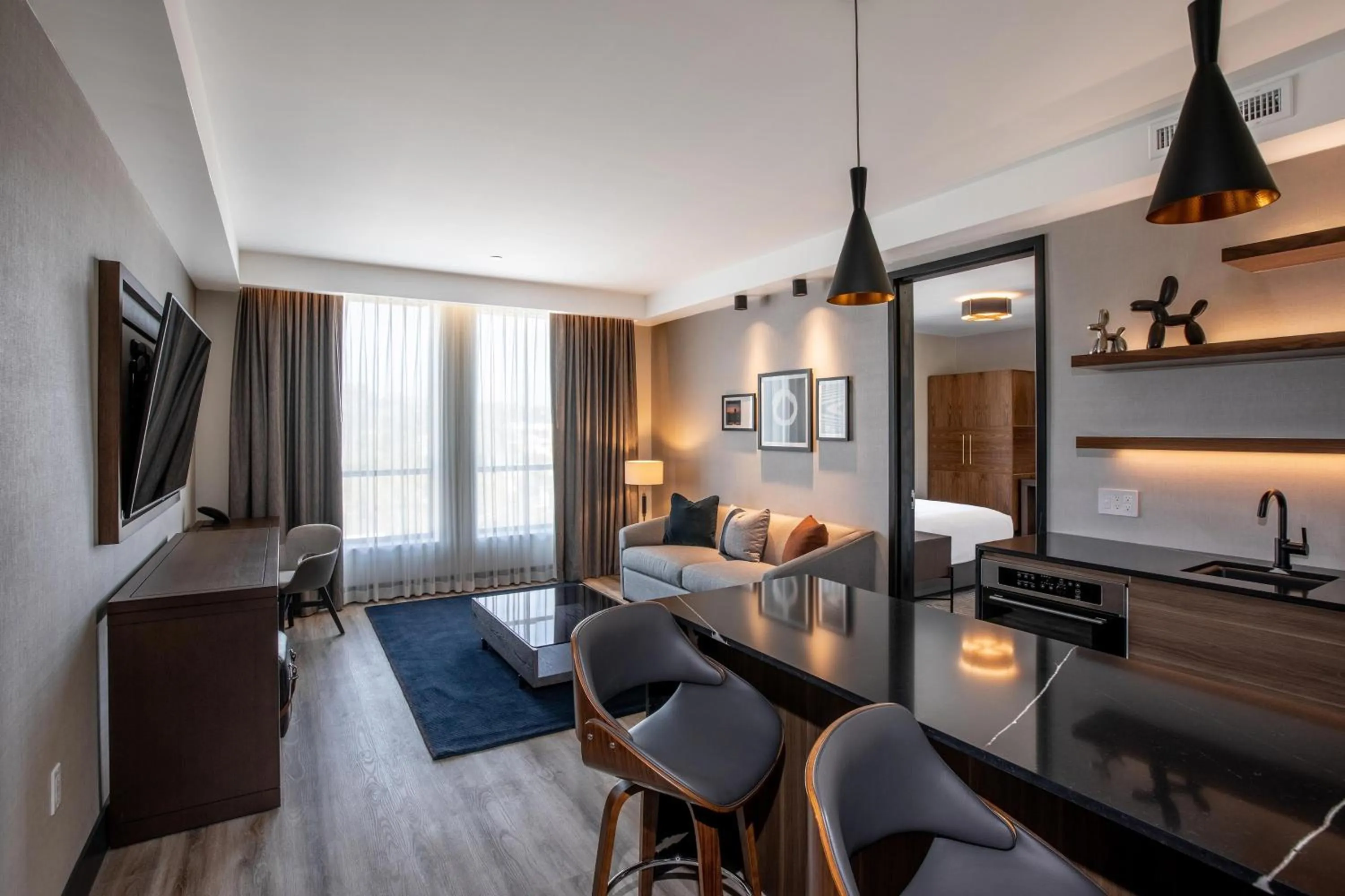 1 Bedroom Suite, 1 King in The Glenmark, Glendale, a Tribute Portfolio Hotel