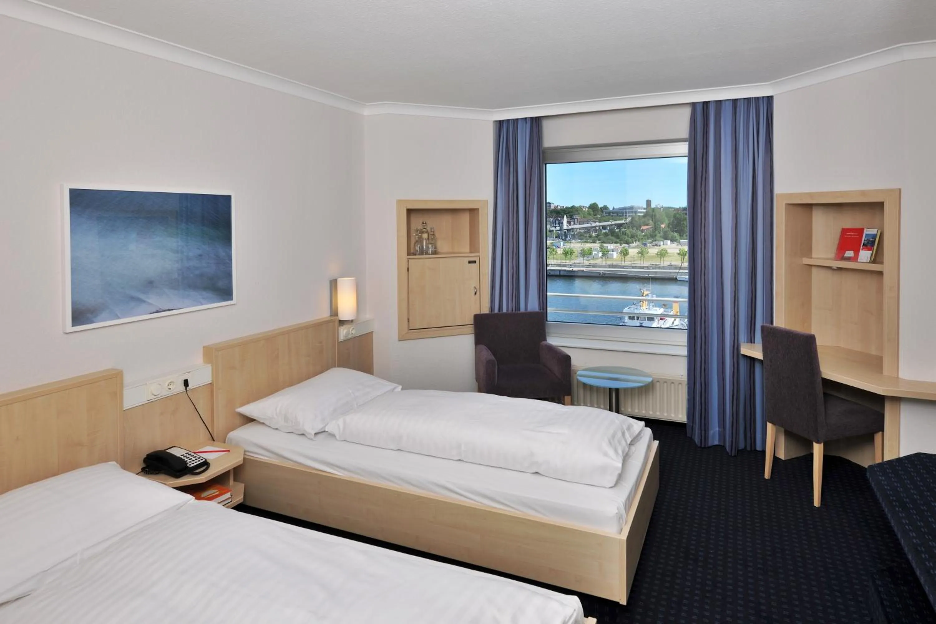 Business Twin Room in IntercityHotel Kiel