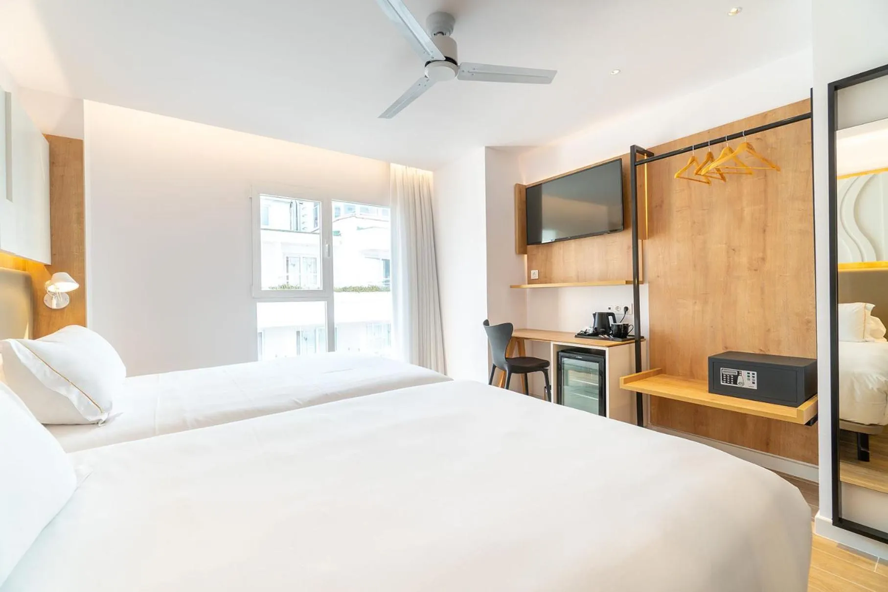 Superior Twin Room in Senator Cala Millor