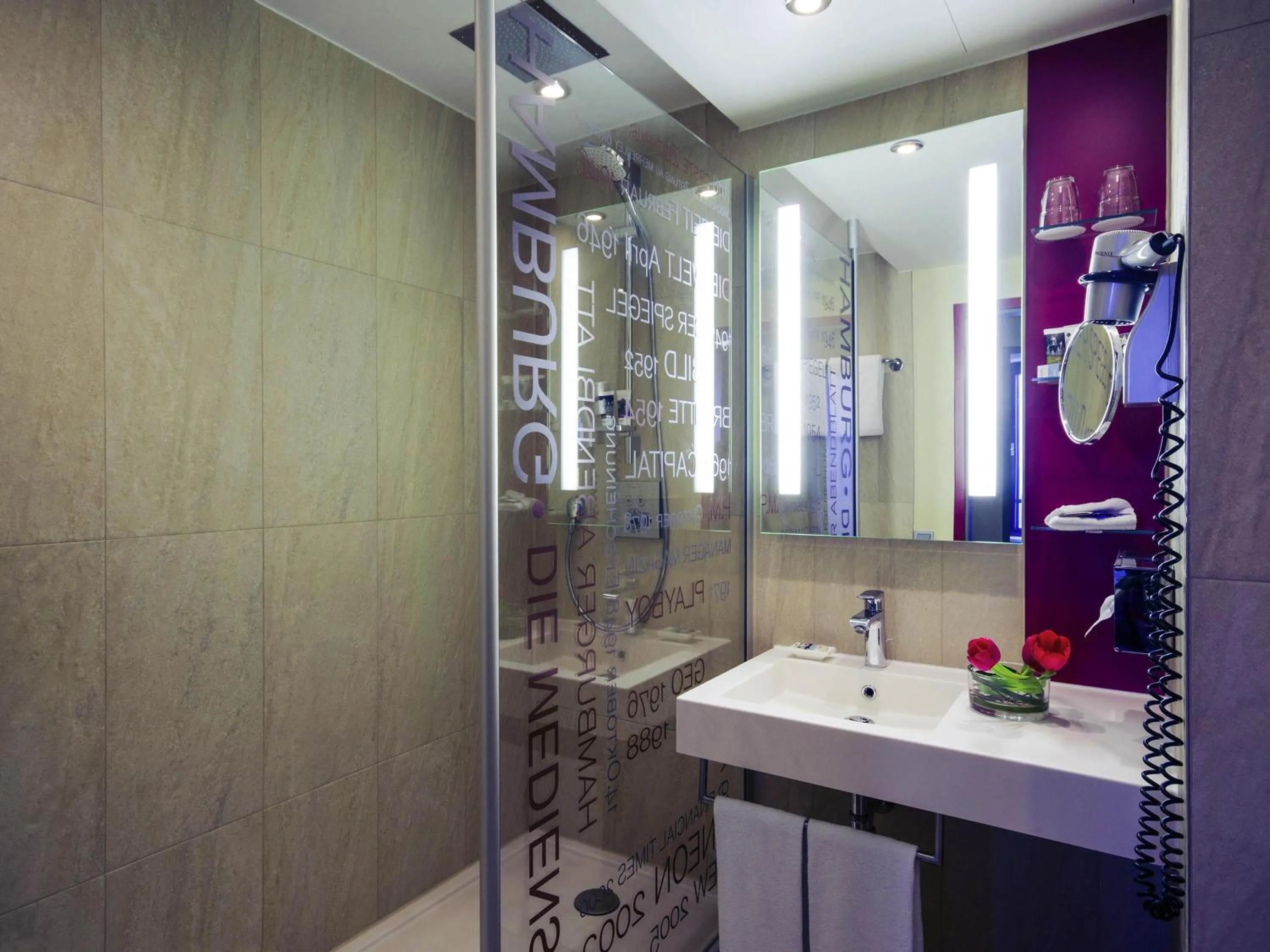 Superior Twin Room in Mercure Hotel Hamburg City