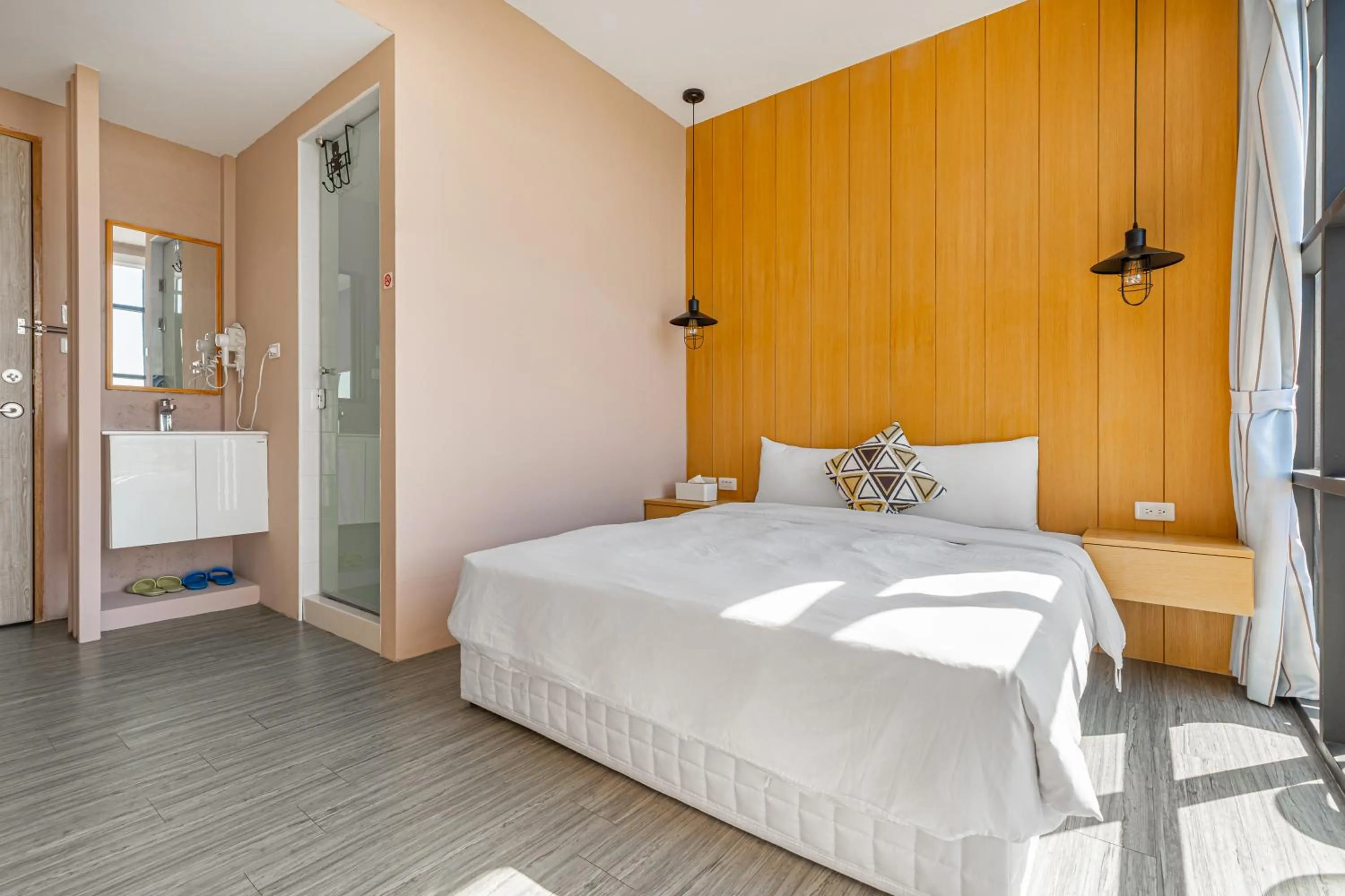 Double Room with Balcony in 35.5 Inn