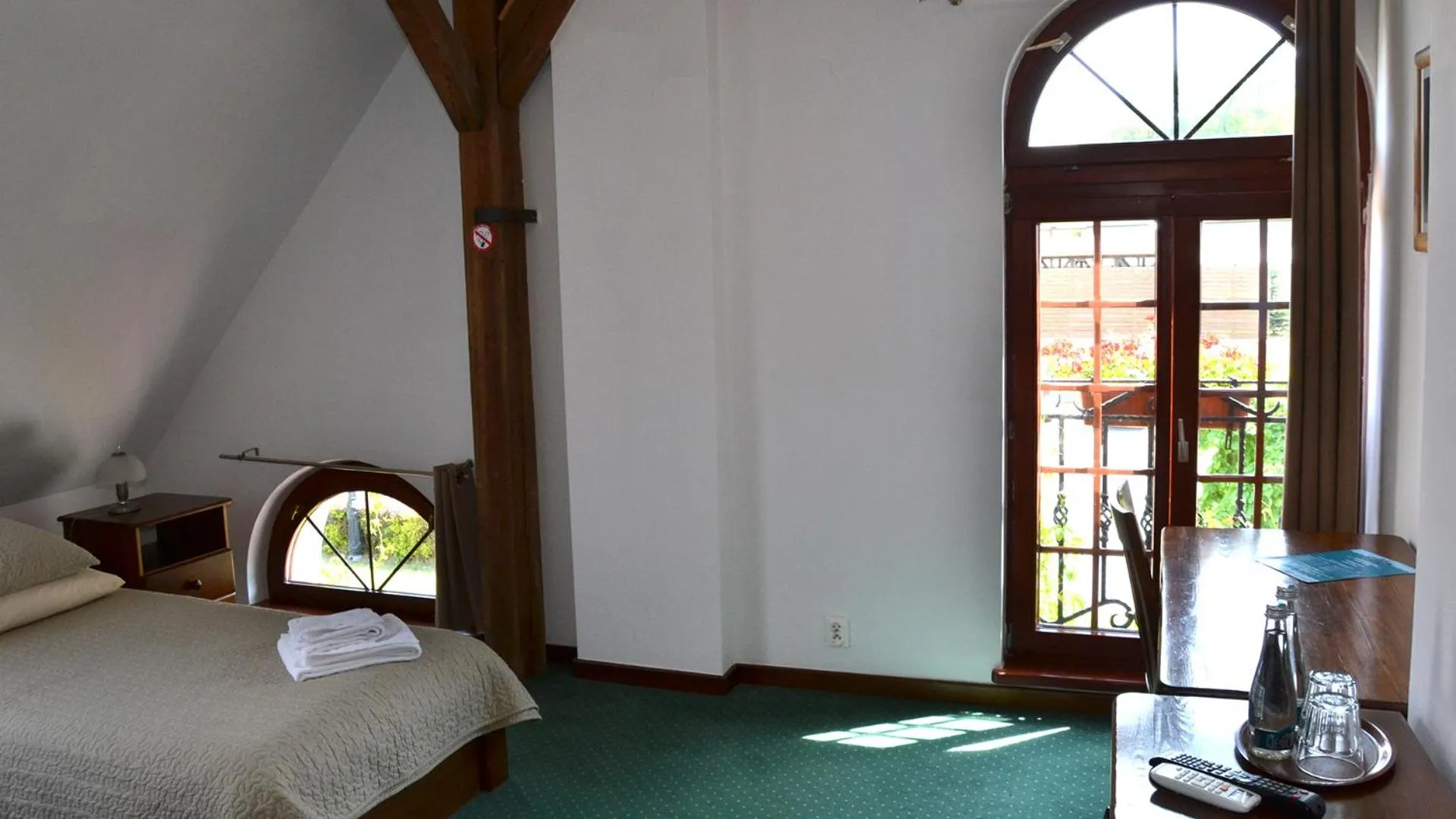 Twin Room in Tawerna Kaper