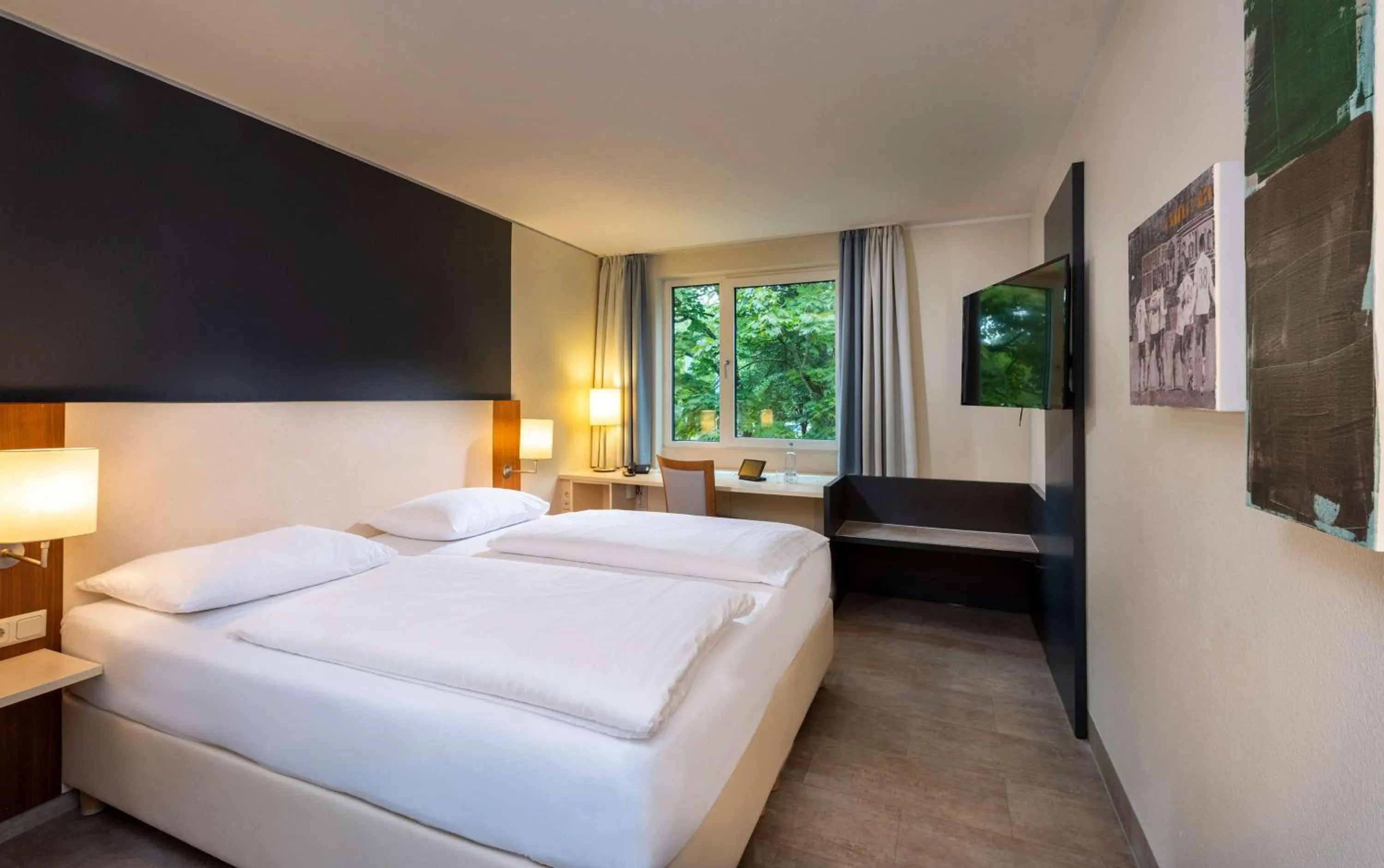 Essential Room with Queensize Bed in Essential by Dorint Köln-Junkersdorf