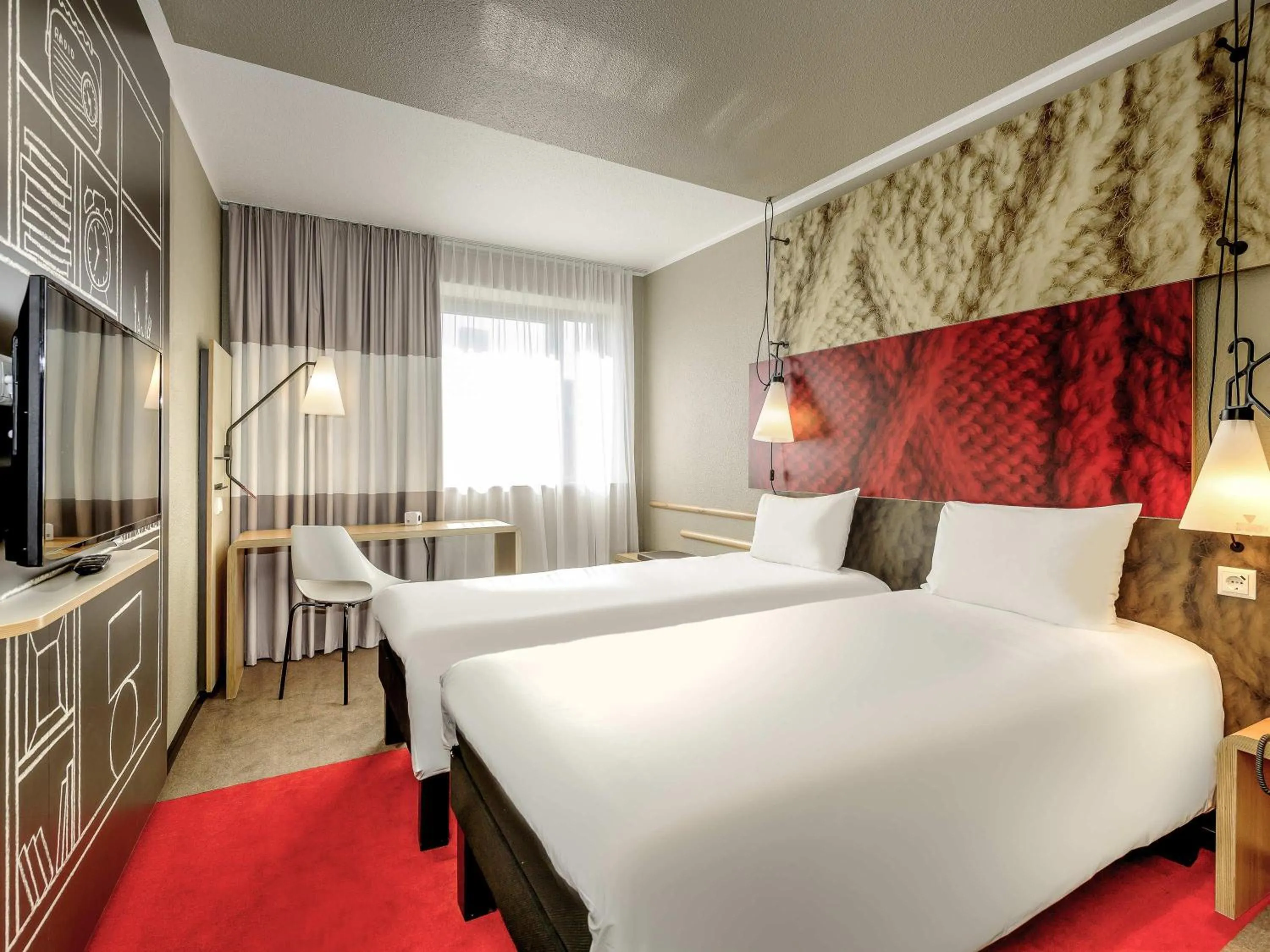 Standard Twin Room in ibis Berlin Mitte