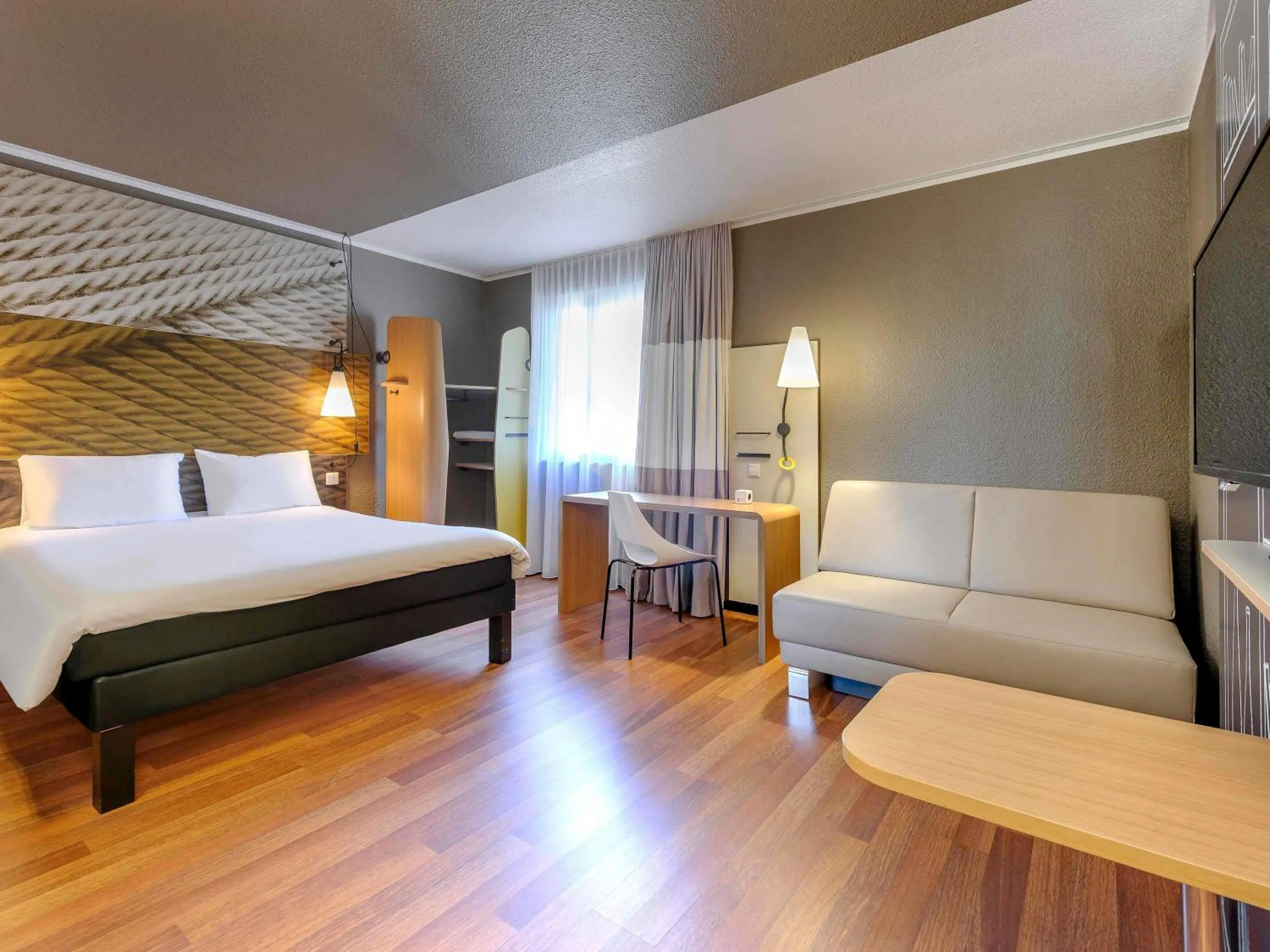 Family Room with sofa bed in ibis Berlin Mitte