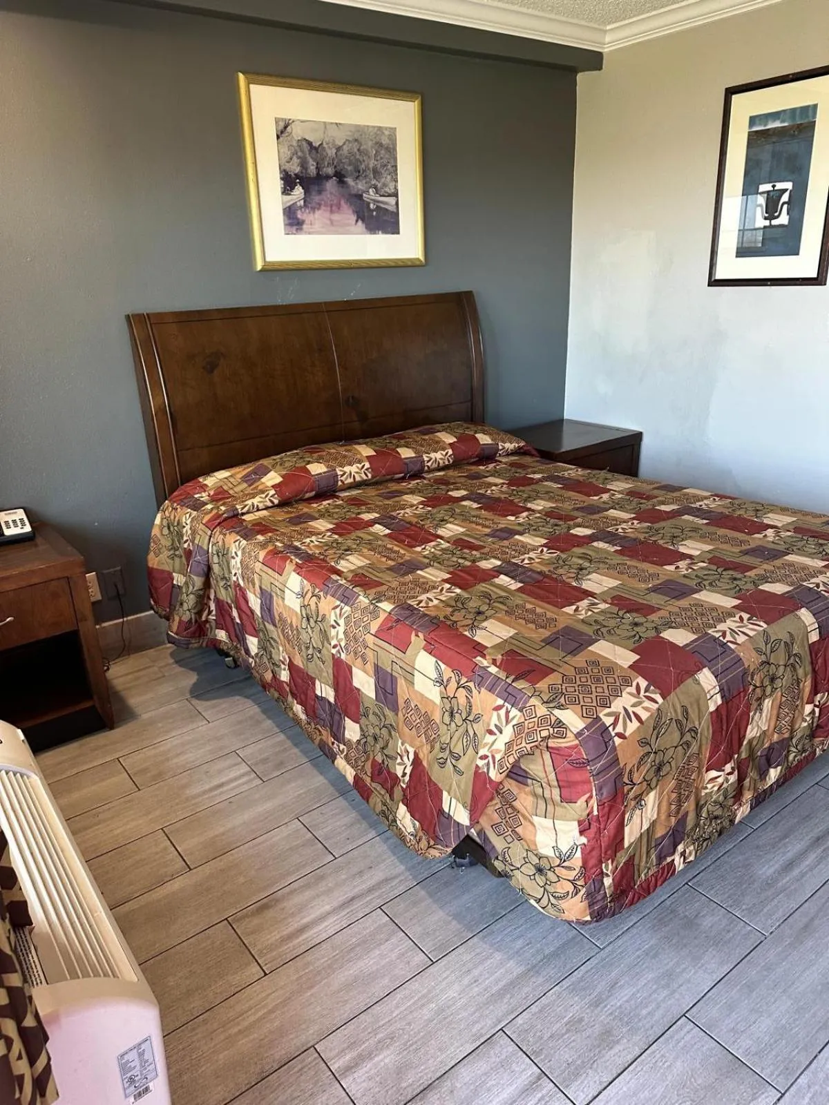 King Bed Smoking with Jetted Tub in Heritage inn and suites