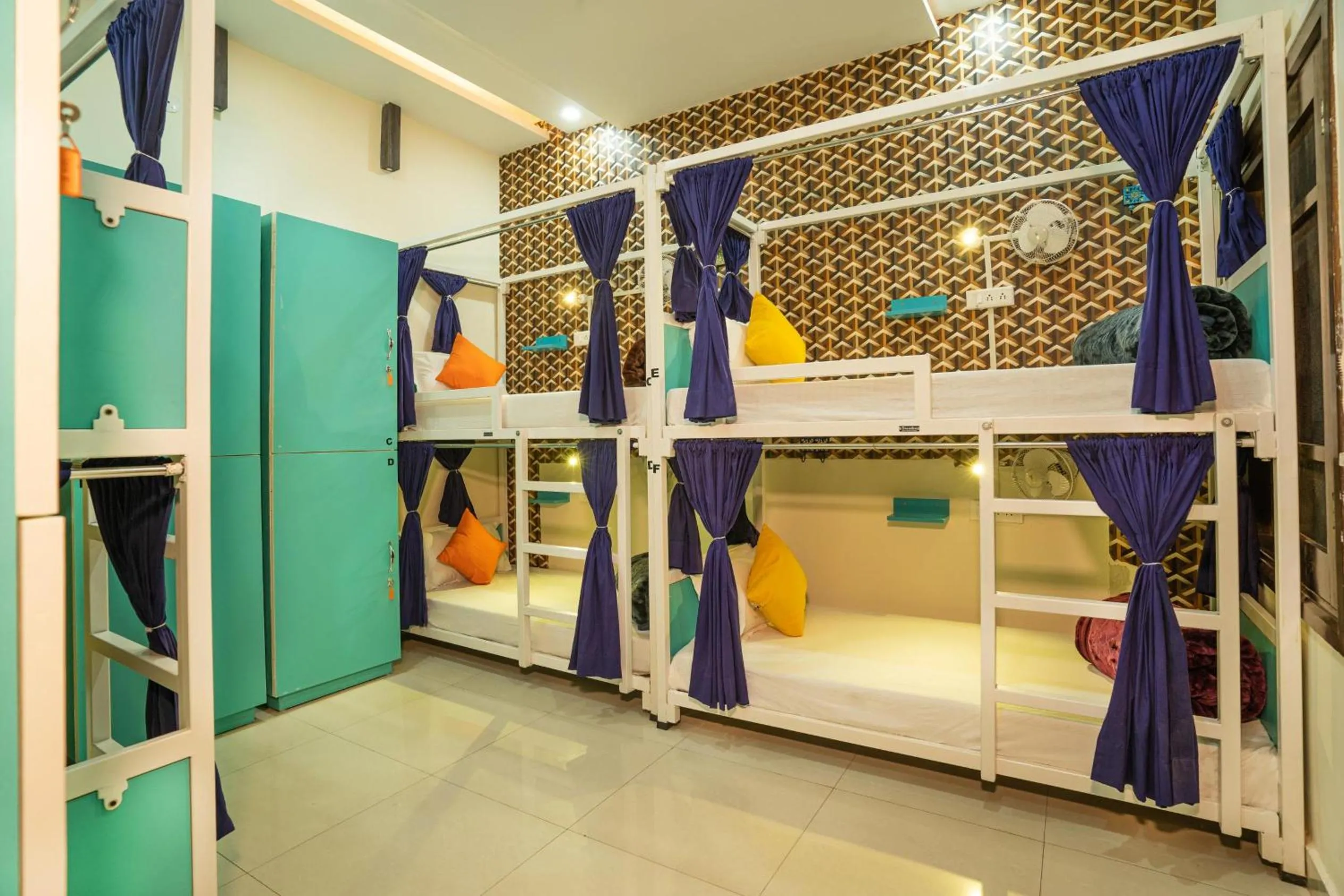 Bed in 6 Bed Mixed AC Dormitory Room with Ensuite Bathroom in goSTOPS Amritsar, Chatiwind Gate