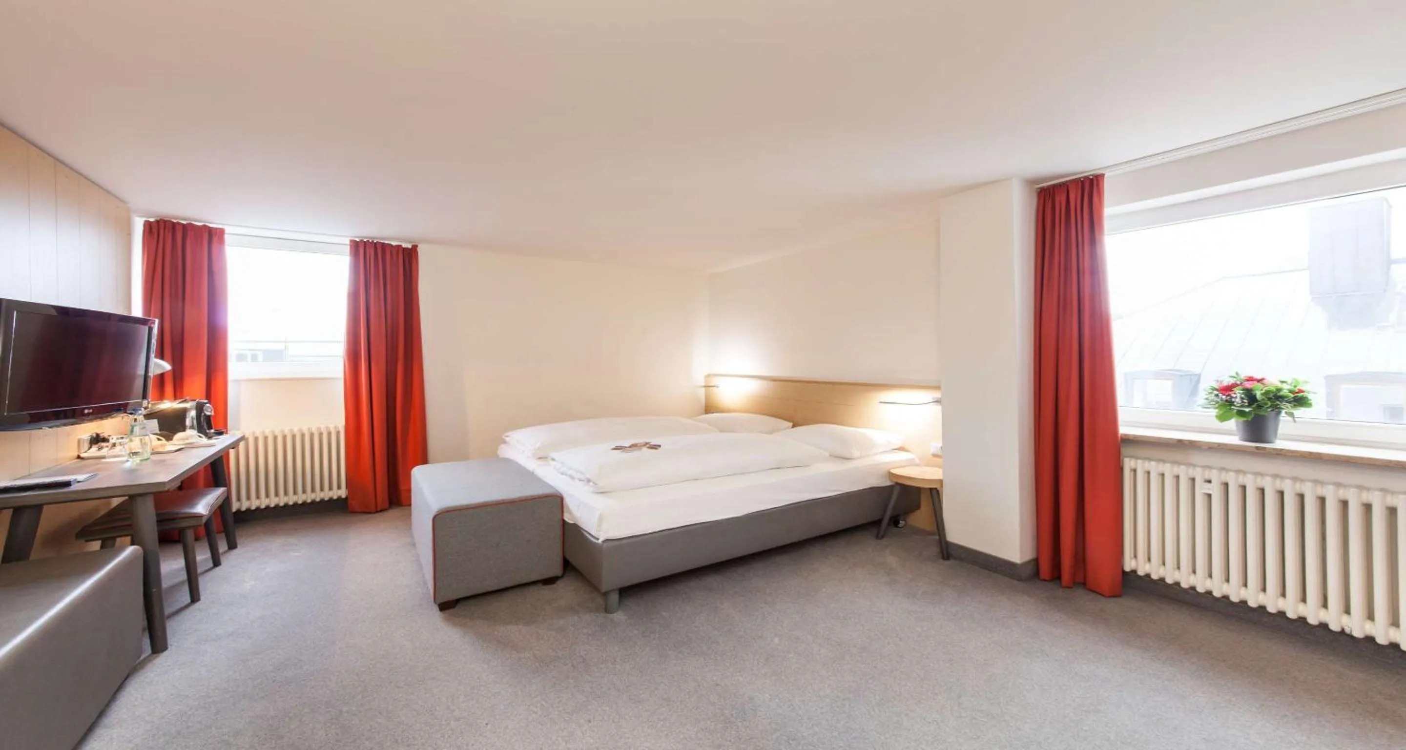 Superior Double Room in Sure Hotel by Best Western Muenchen Hauptbahnhof