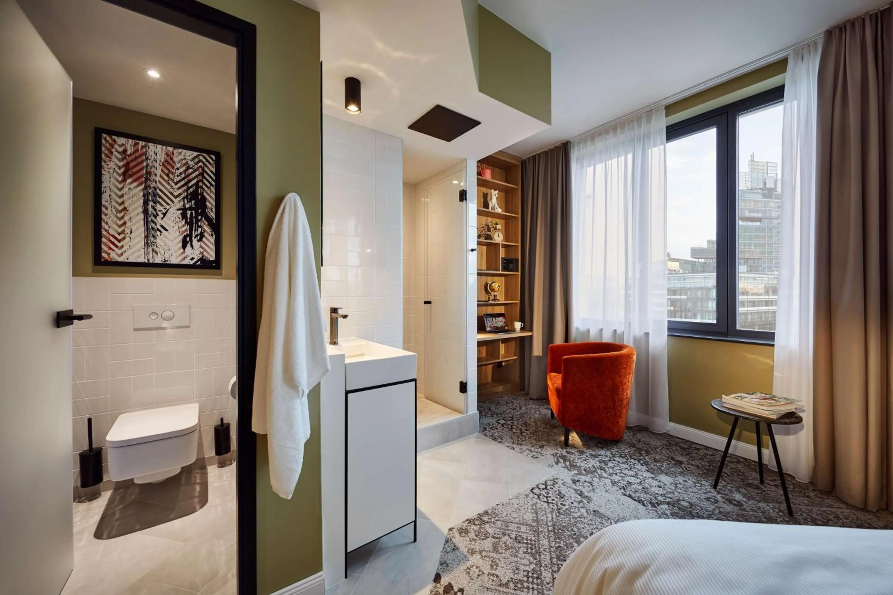 Deluxe King Room in Me and All Hotel Hanover, by Hyatt