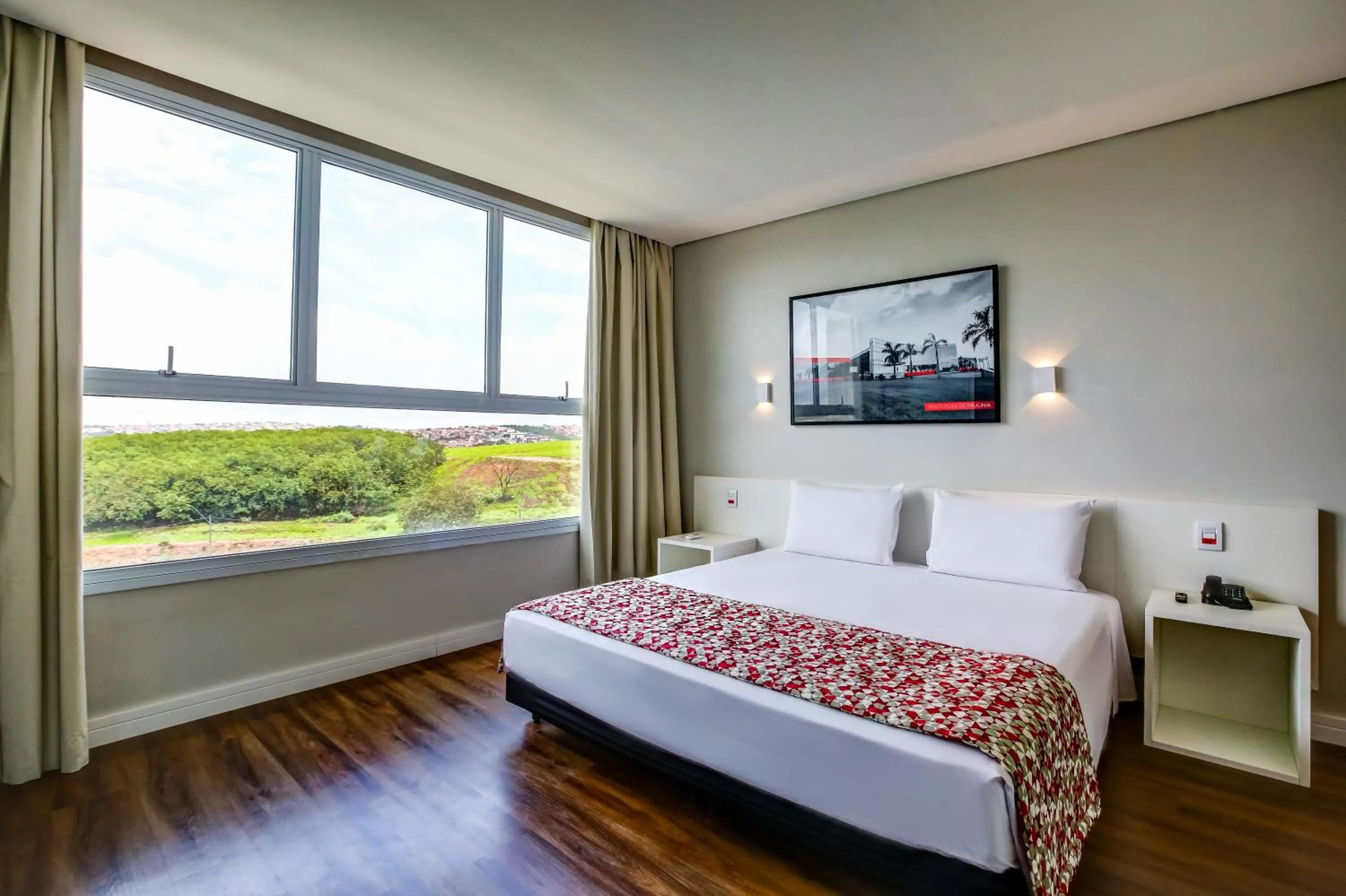 Queen Room - single occupancy - Disability Access in Sleep Inn Paulínia