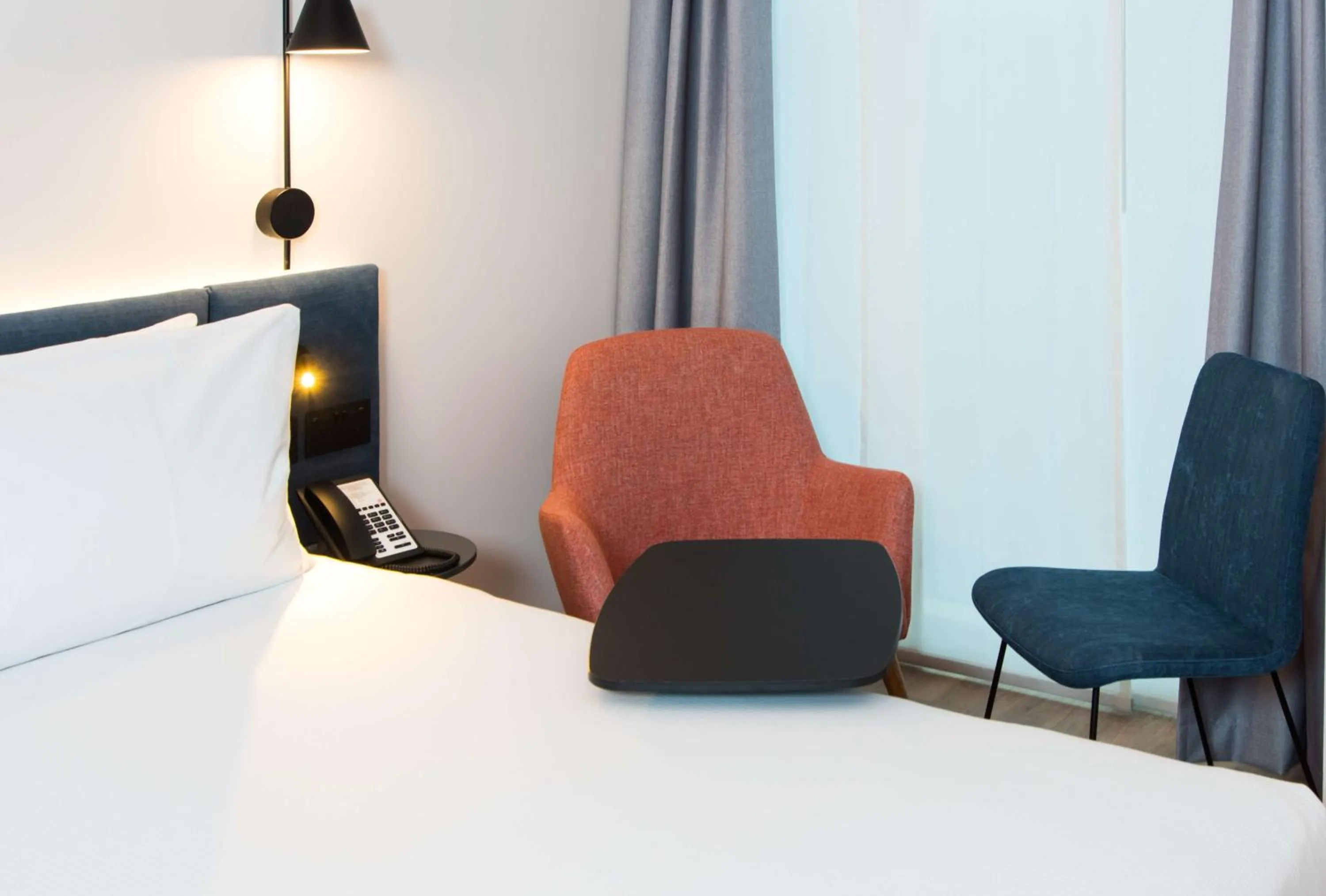 King Room in Hampton by Hilton London Park Royal