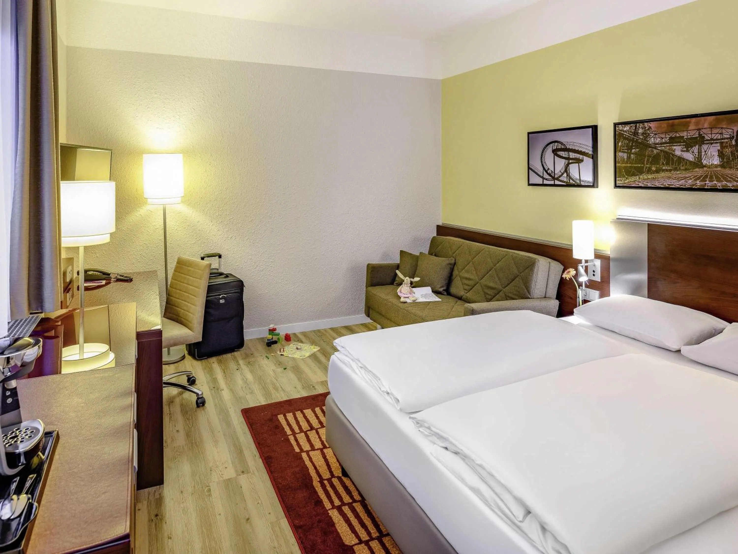 Standard Double Room in Mercure Hotel Duisburg City