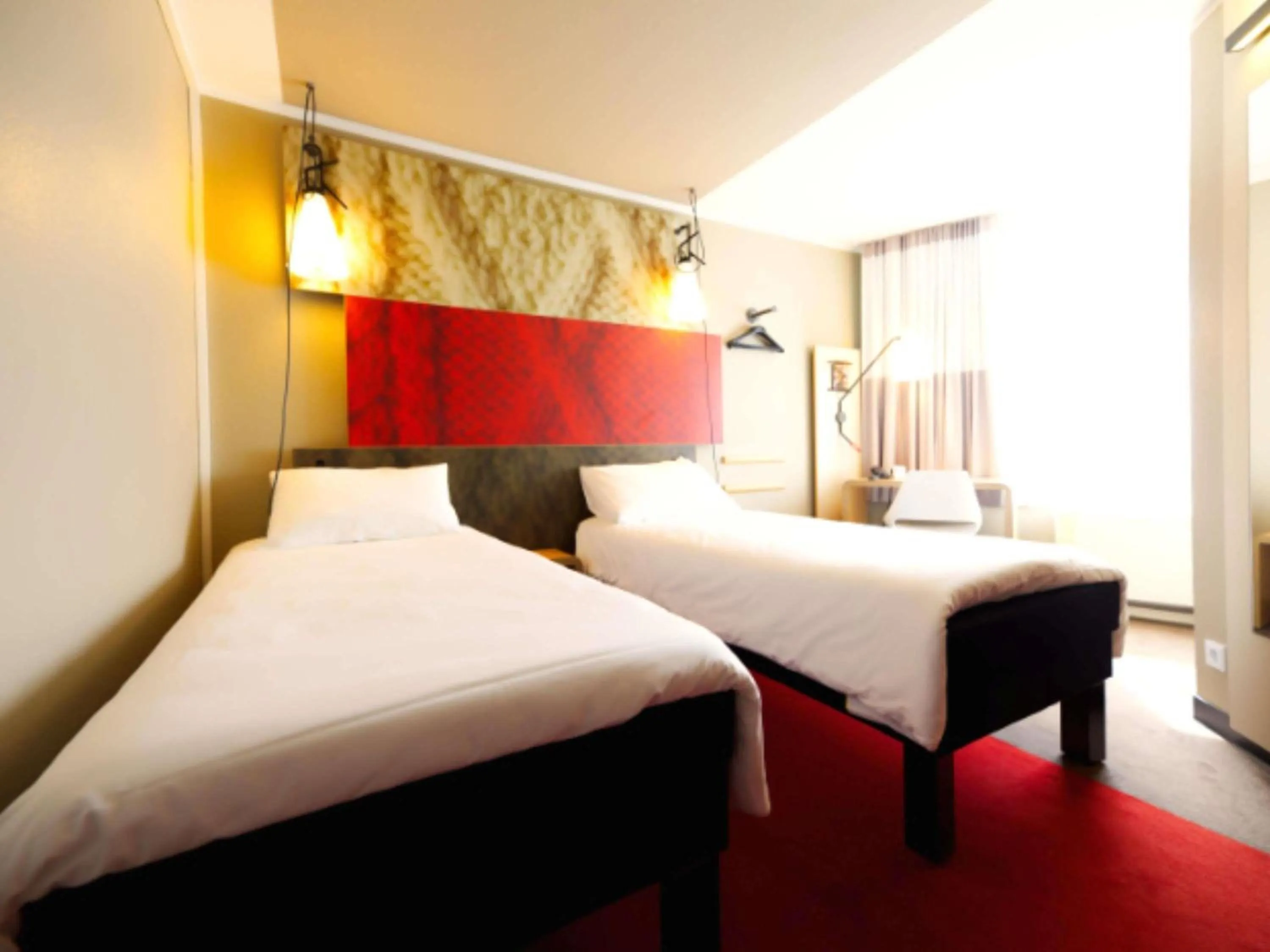 Standard Twin Room in ibis Köln Centrum