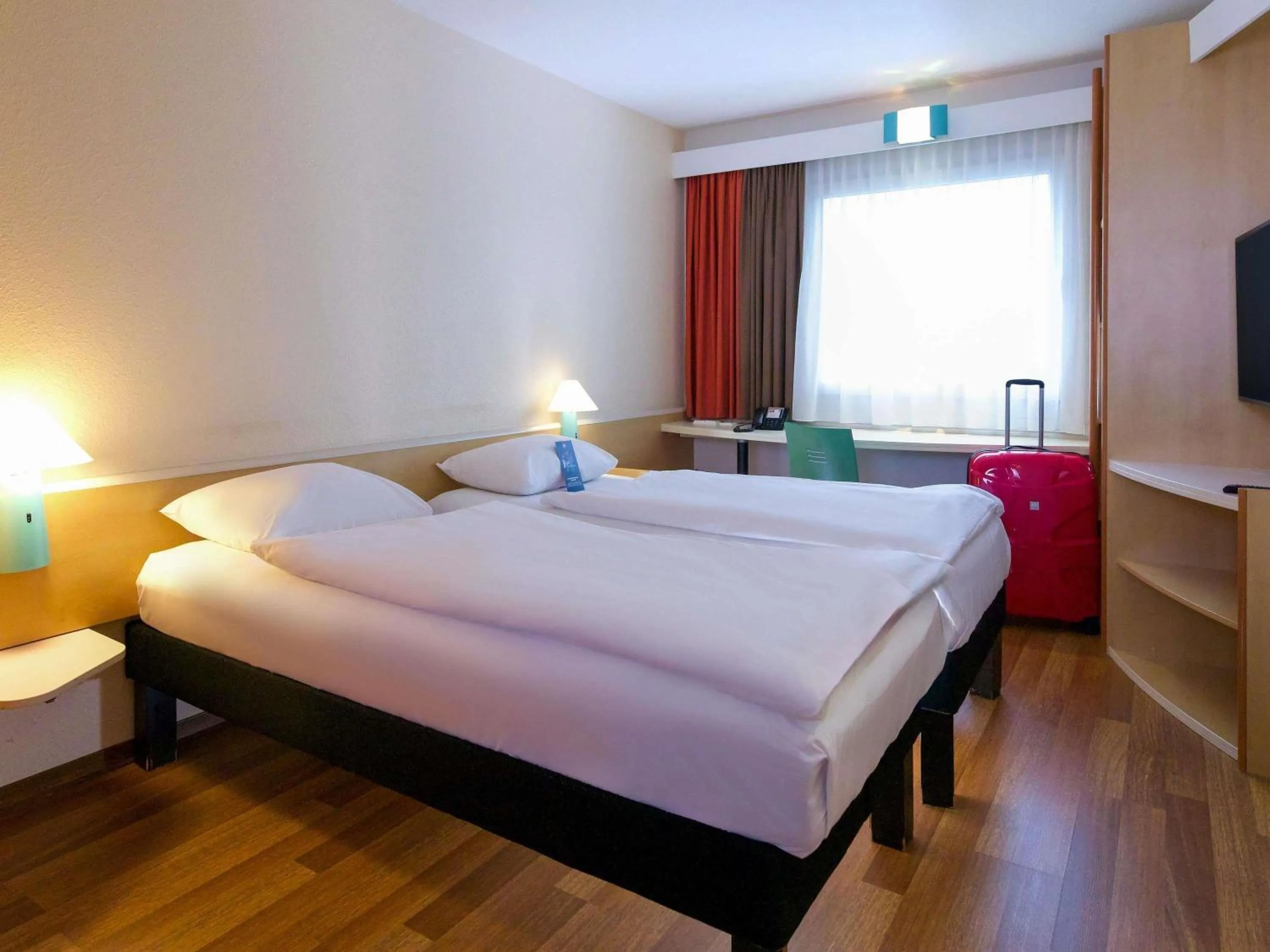 Twin Room in ibis Berlin City Potsdamer Platz