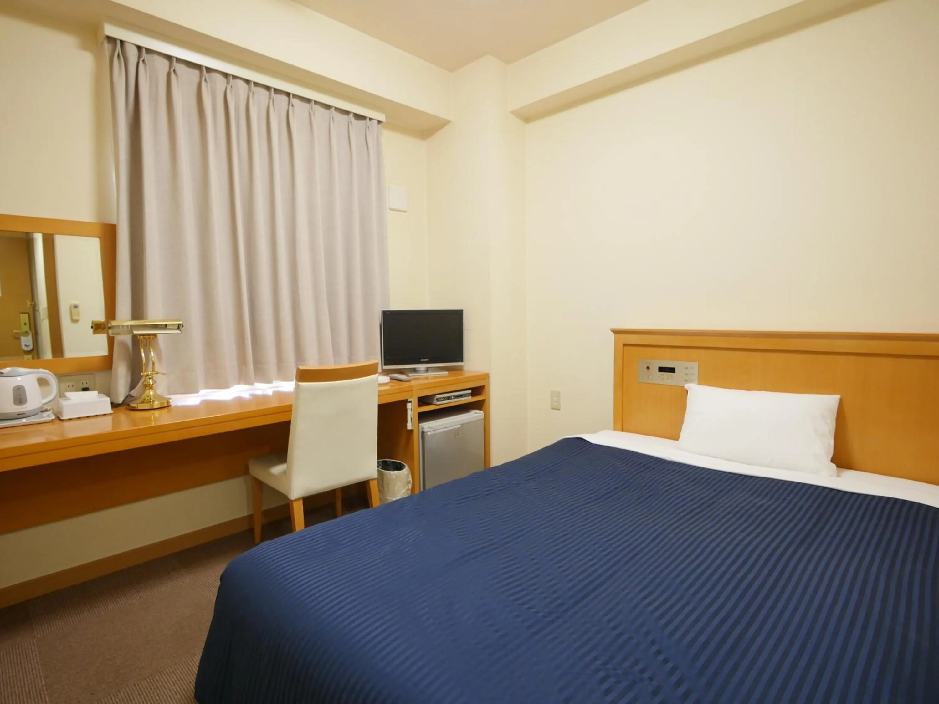 Standard Double Room - single occupancy - Smoking in Smile Hotel Shizuoka Yoshida Inter