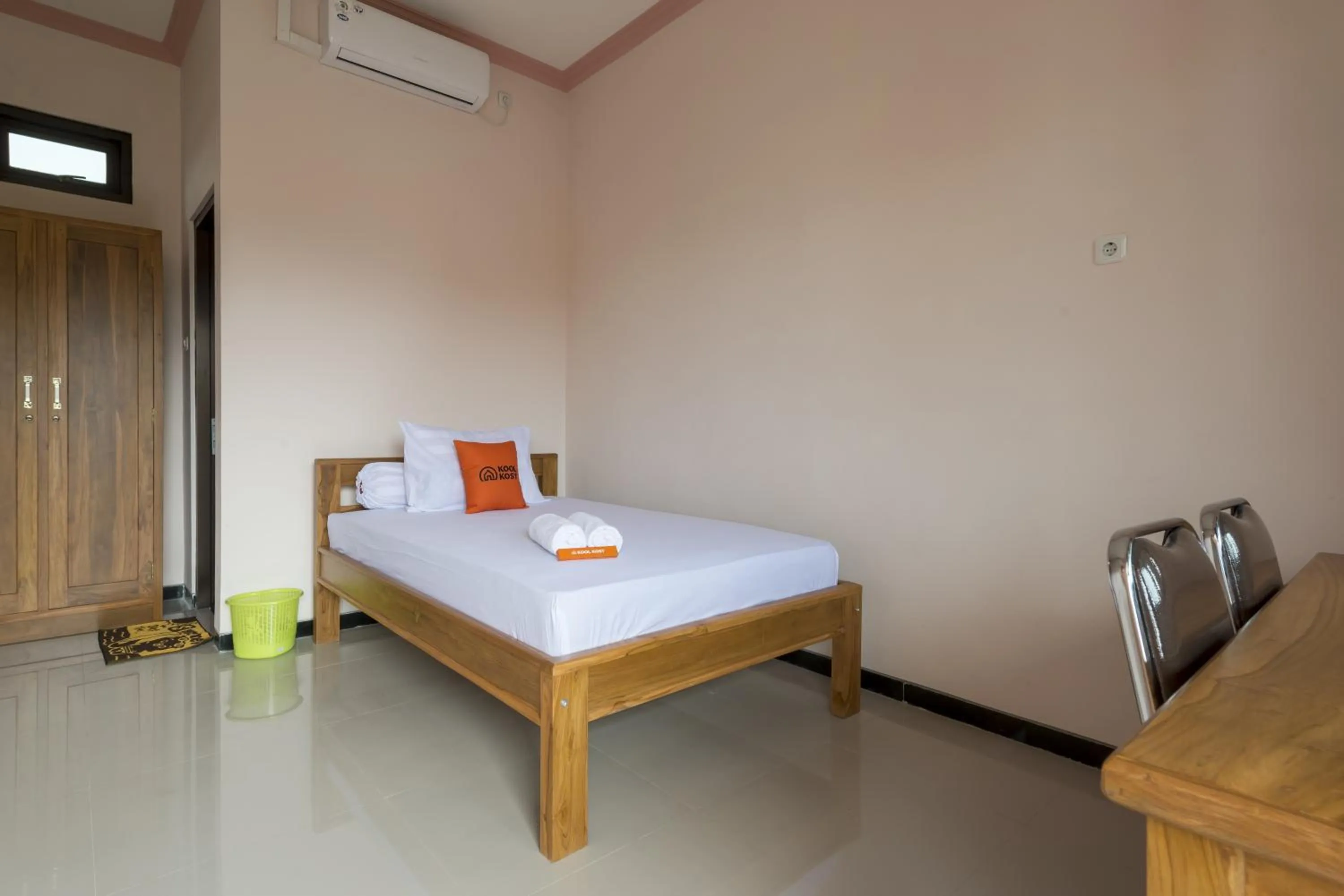 Single Room - single occupancy in KoolKost Syariah near UPN Veteran