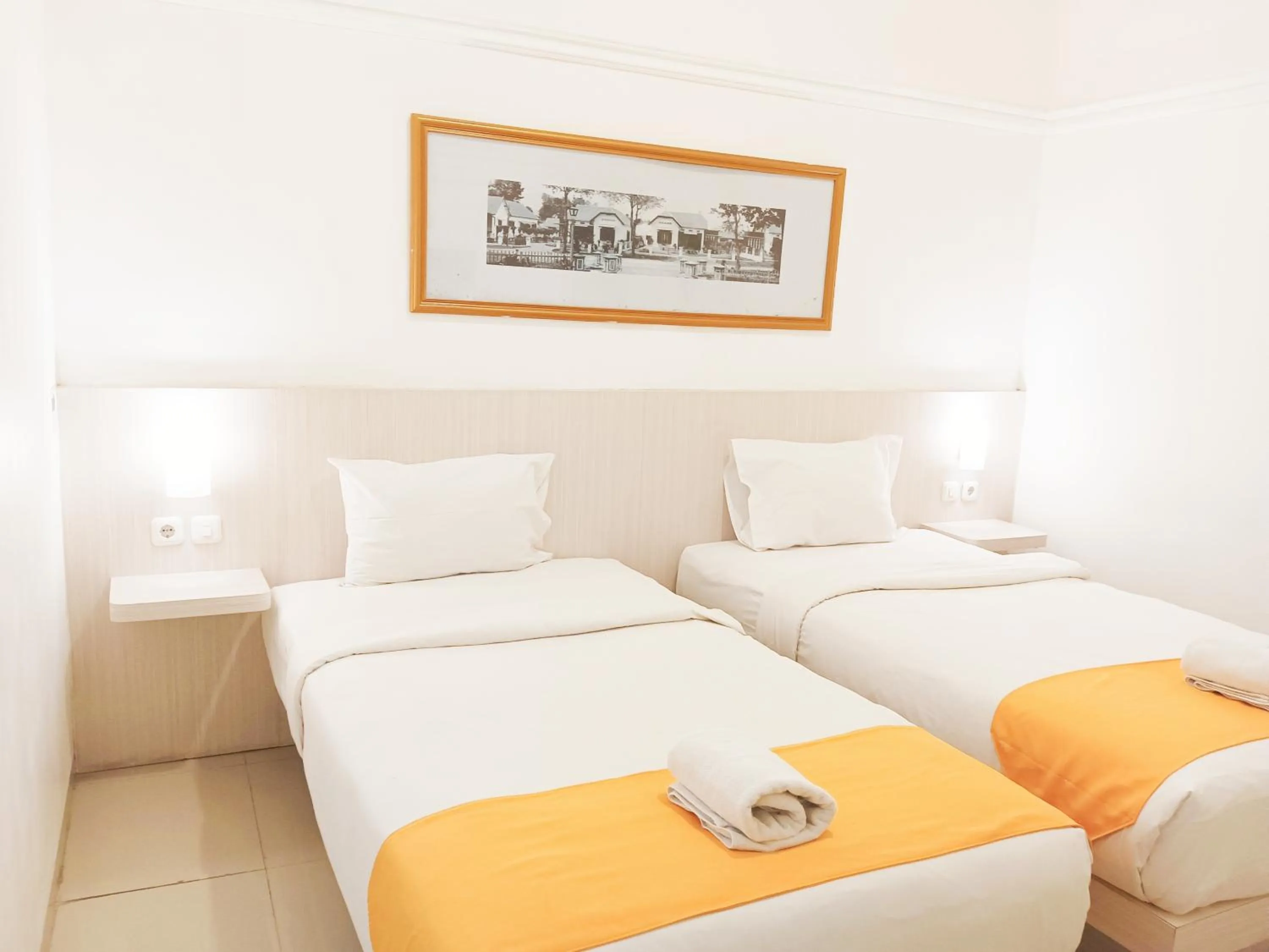 Deluxe Twin Room in Victoria Bed & Breakfast