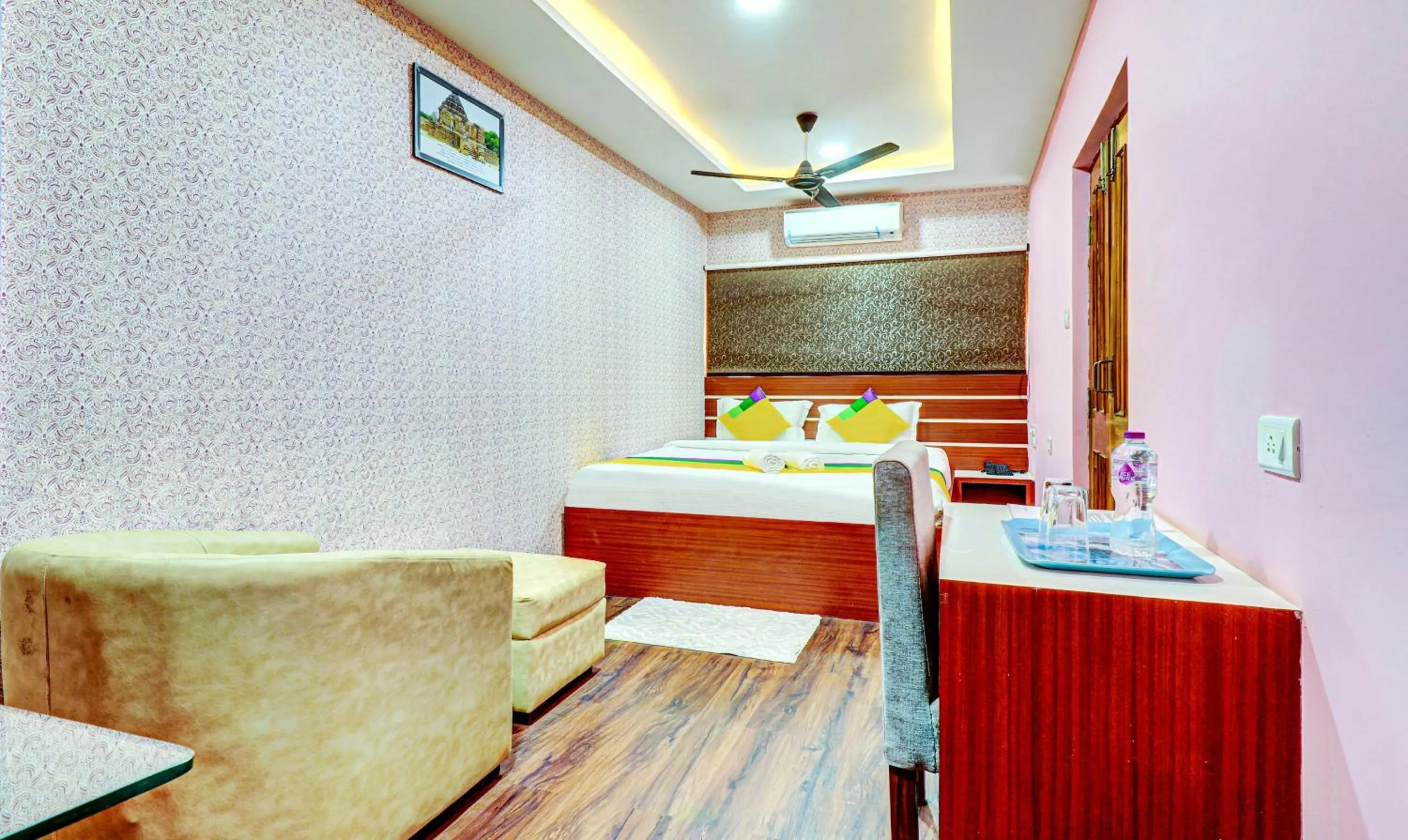 Economy Double Room - single occupancy in Itsy Hotels Aasma Luxury Villa