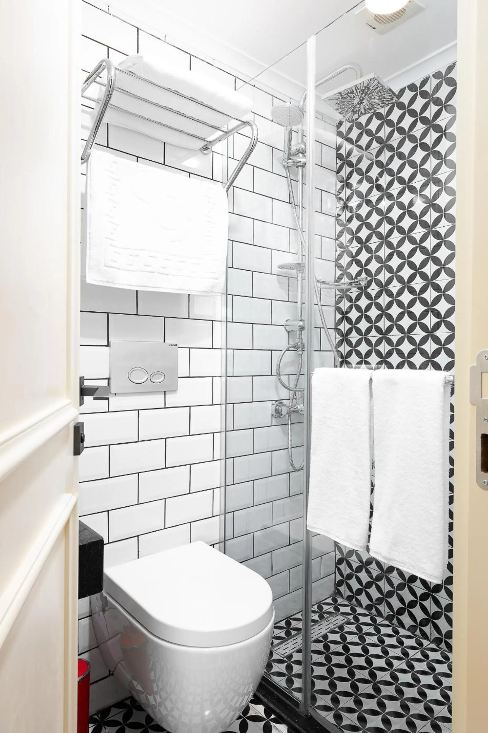 Standard Double Room in Mono Hotel