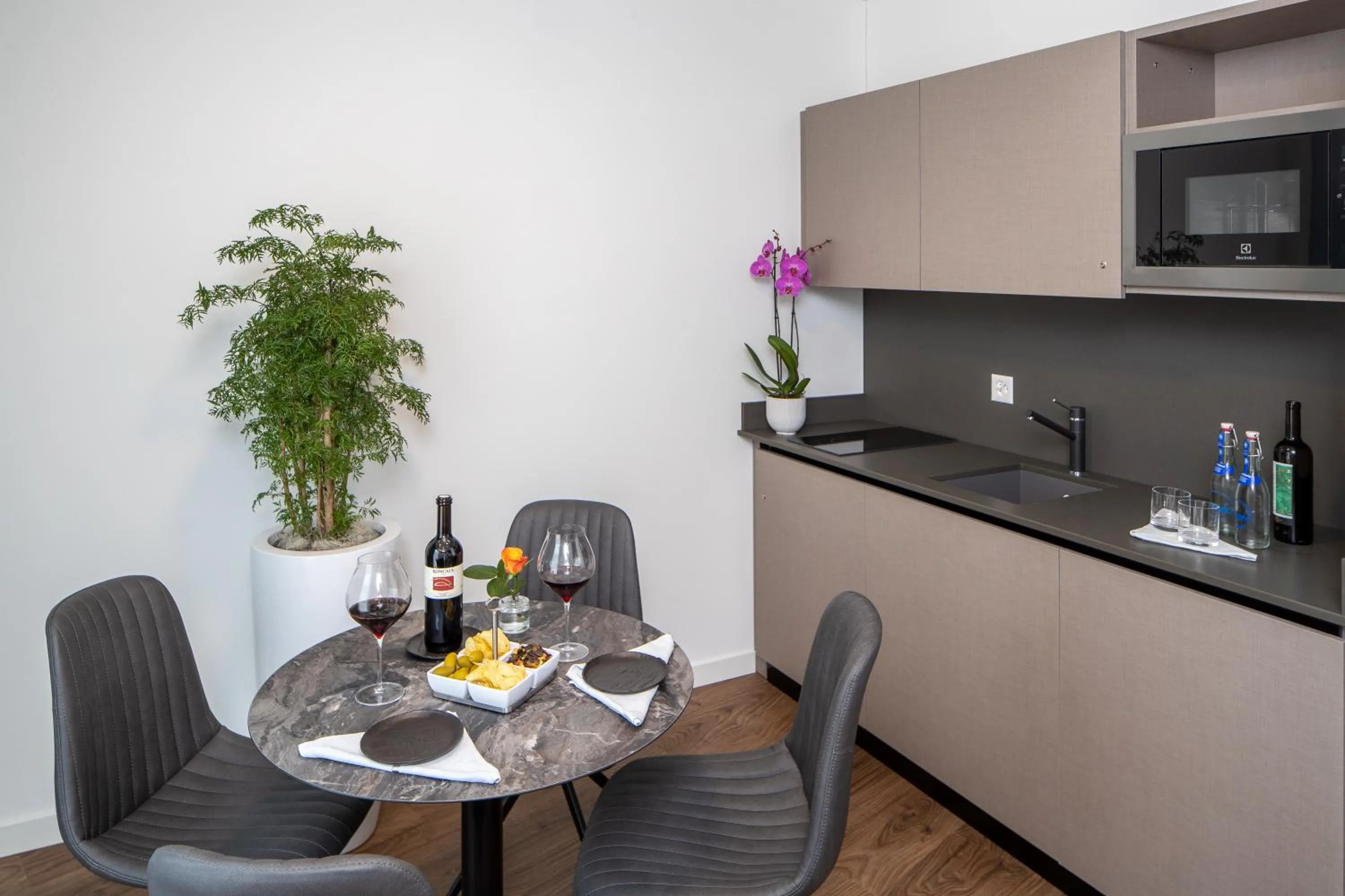 Junior Suite with Lake View - Third Floor in Hotel Lago Maggiore - Welcome!