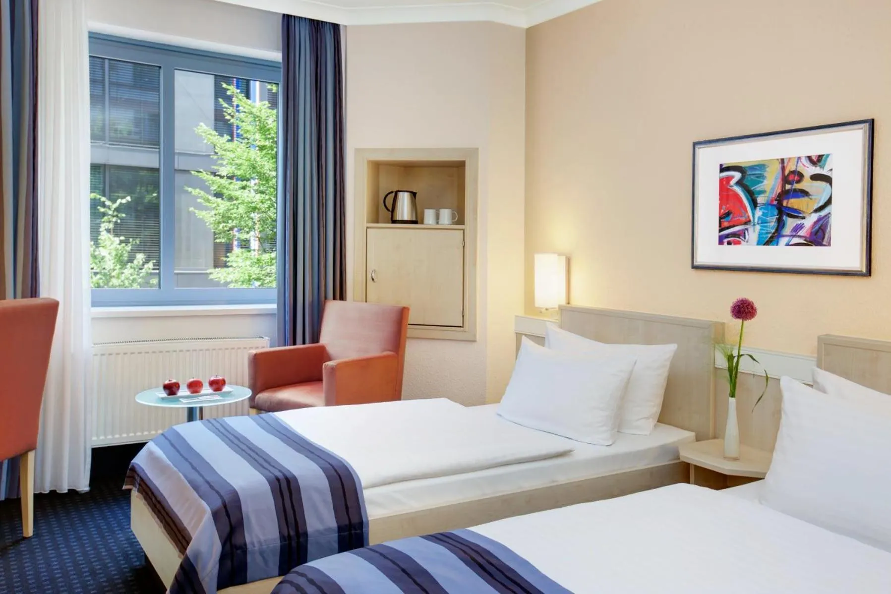 Business Twin Room in IntercityHotel Nürnberg