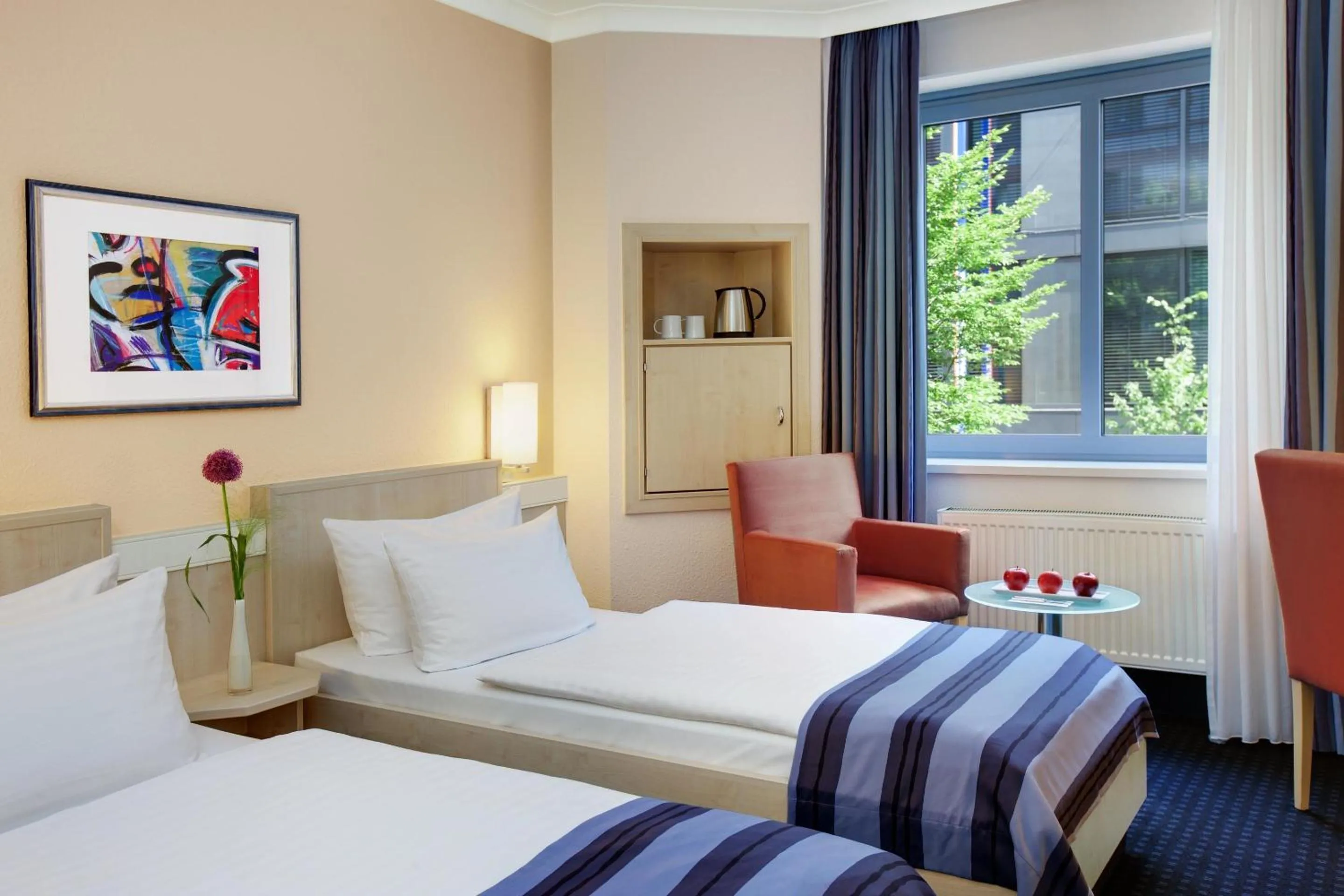 Standard Twin Room in IntercityHotel Nürnberg