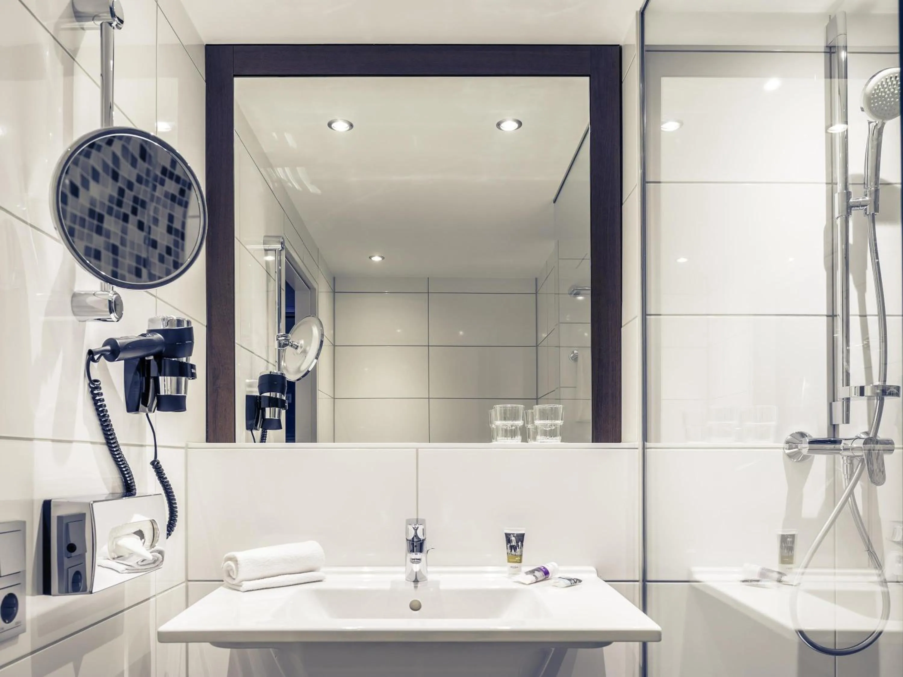 Standard Double Room with Sofa Bed in Fürther Hotel Mercure Nürnberg West