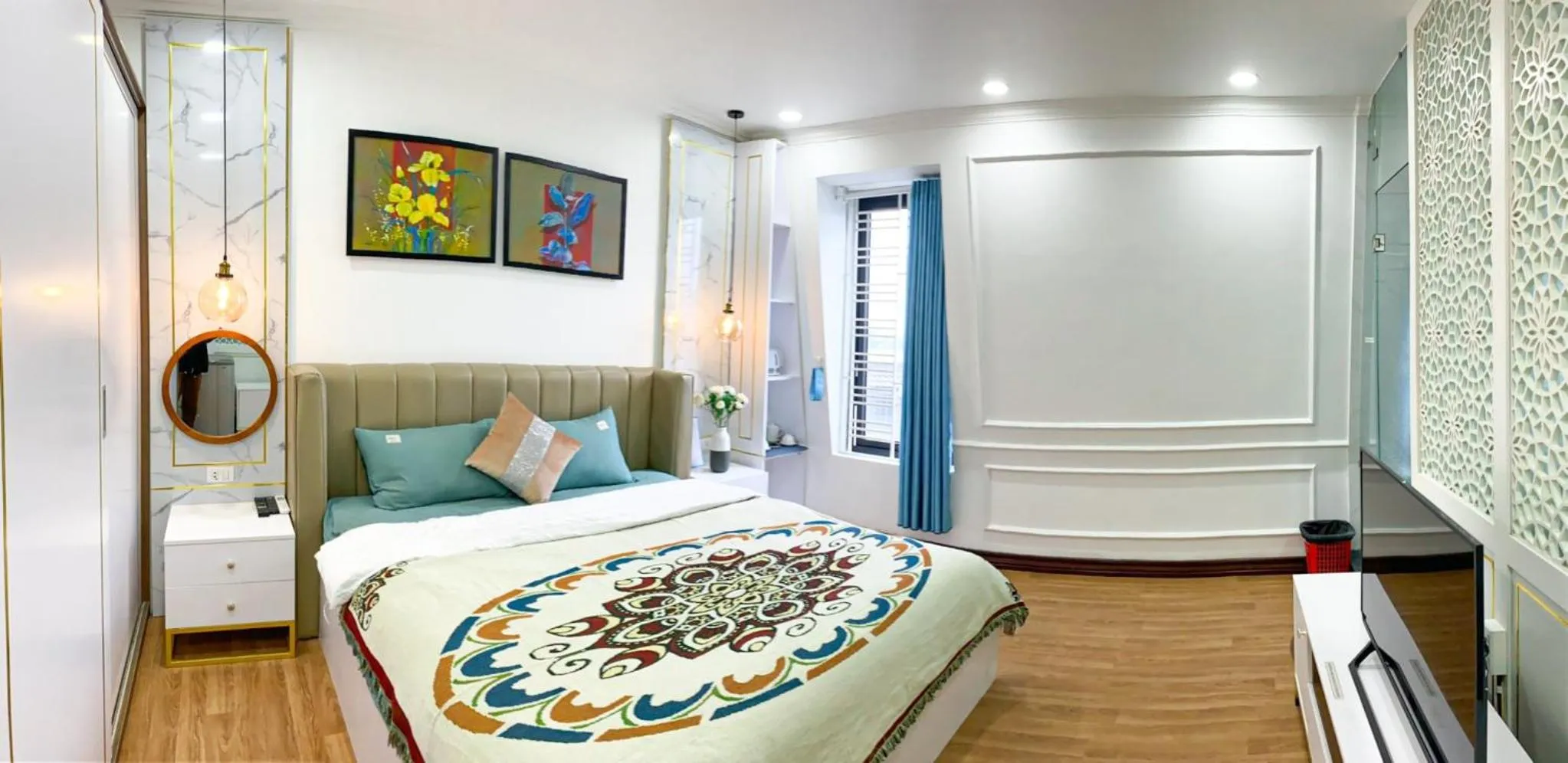 Superior King Room in Hue Crown Boutique best hotel
