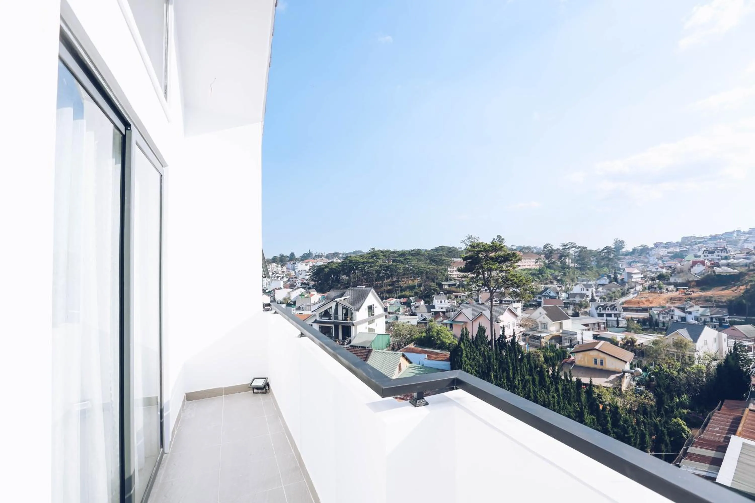 Penthouse Apartment with Balcony in TTR Studio Apart Hotel