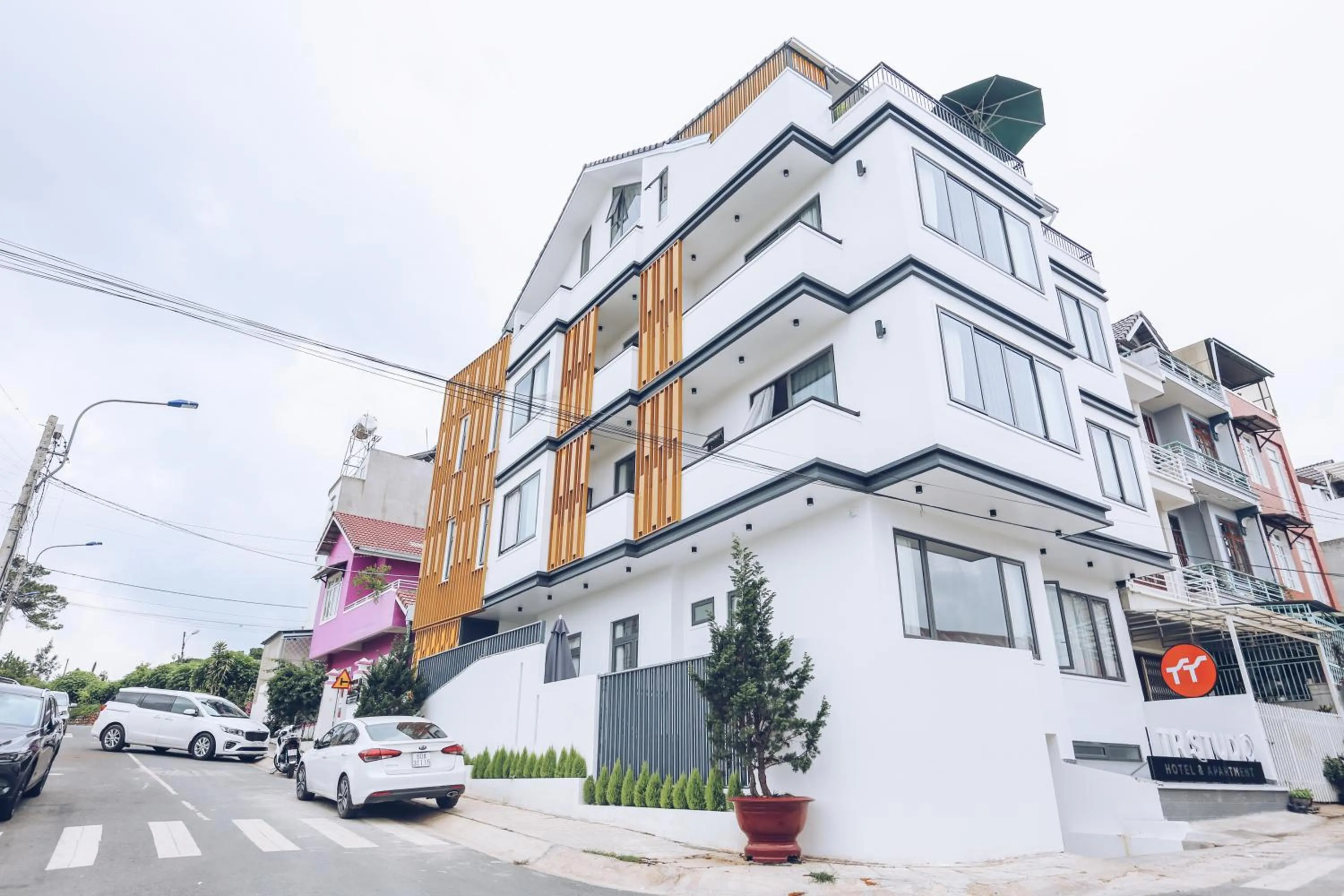 Standard Apartment in TTR Studio Apart Hotel