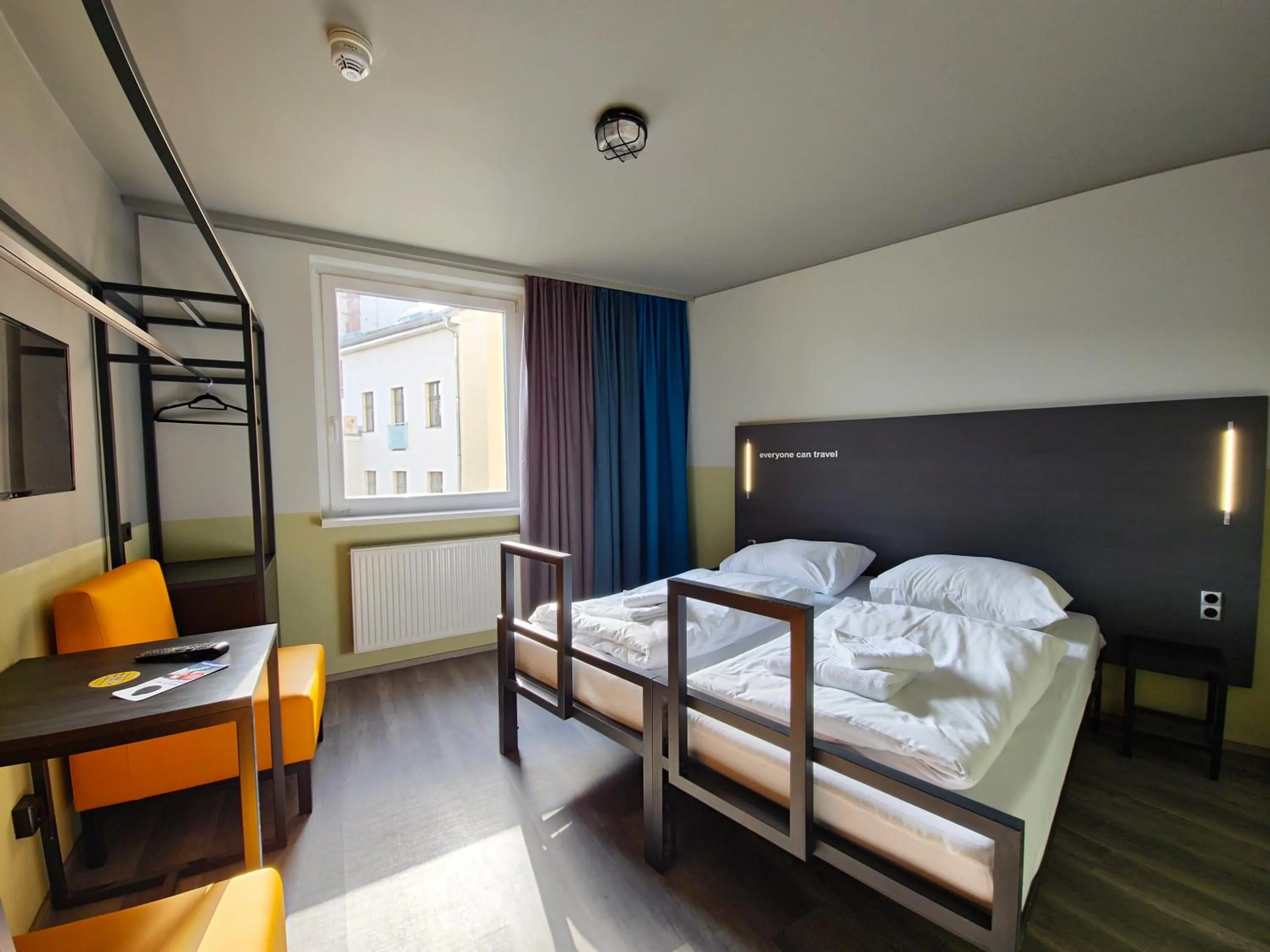 Twin Plus Room in a&o Berlin Friedrichshain