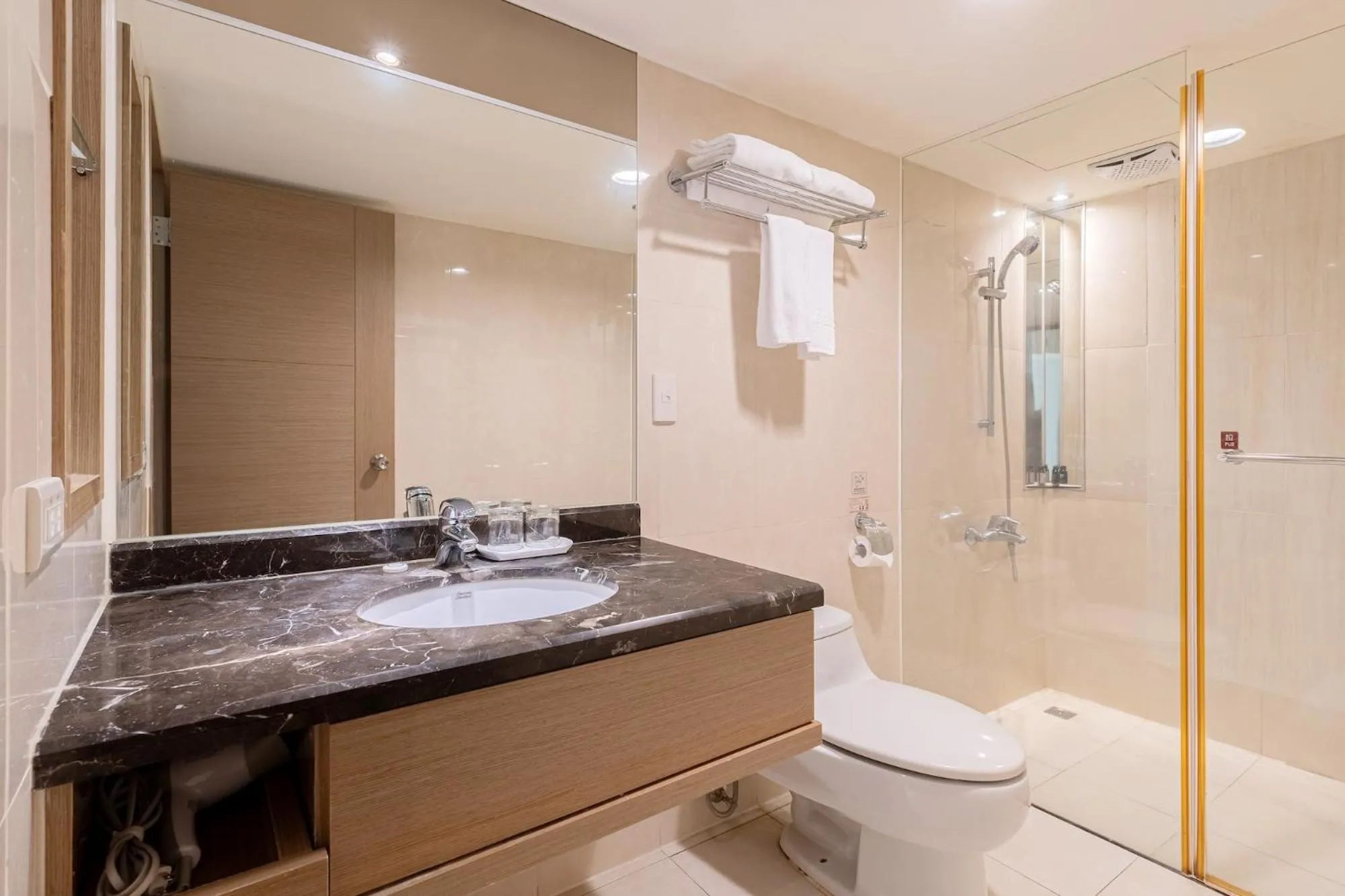 Standard Double Room without Window in Guide Hotel Taipei Chongqing