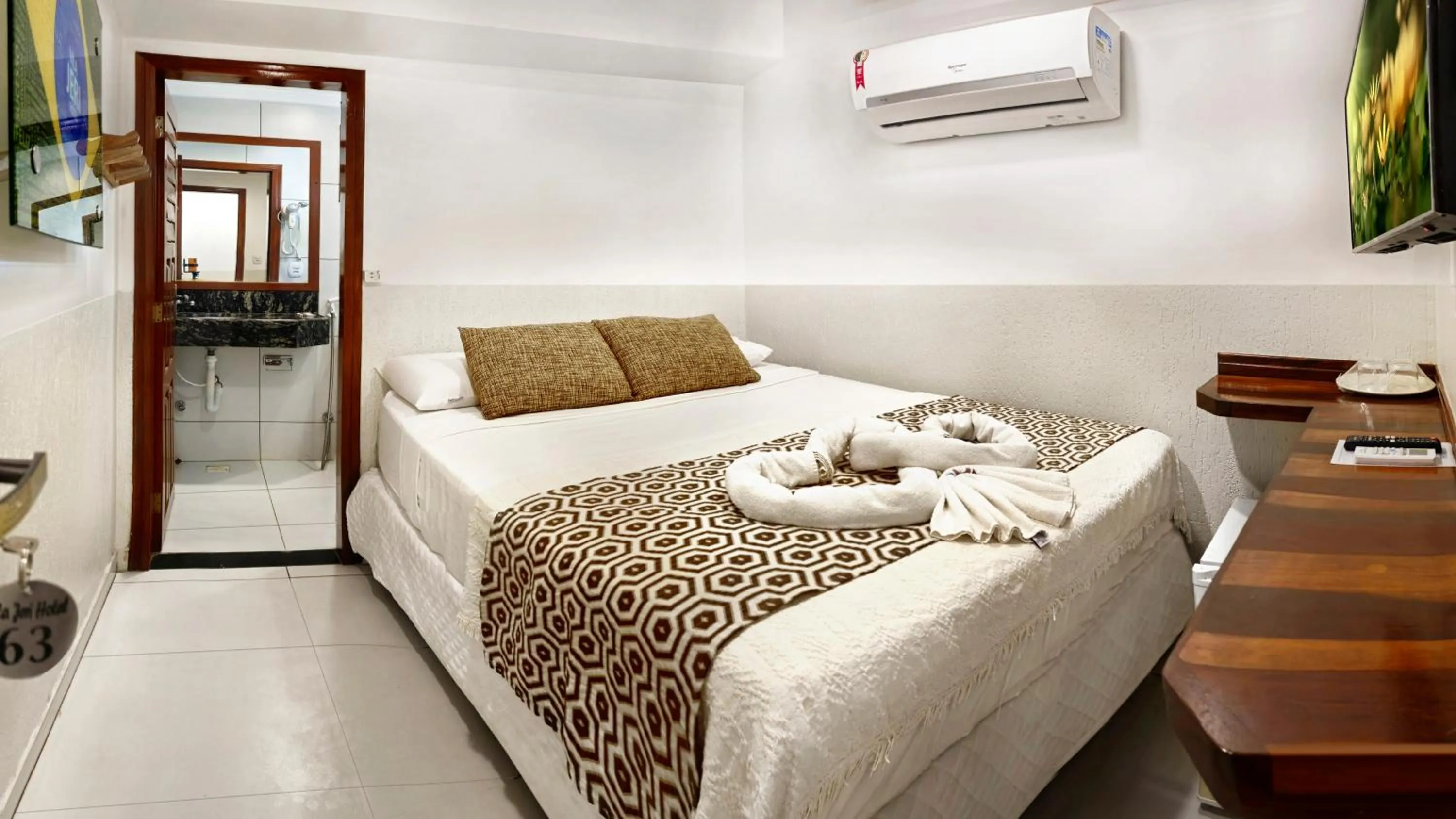 Budget Double Room in Vila Jeri Hotel