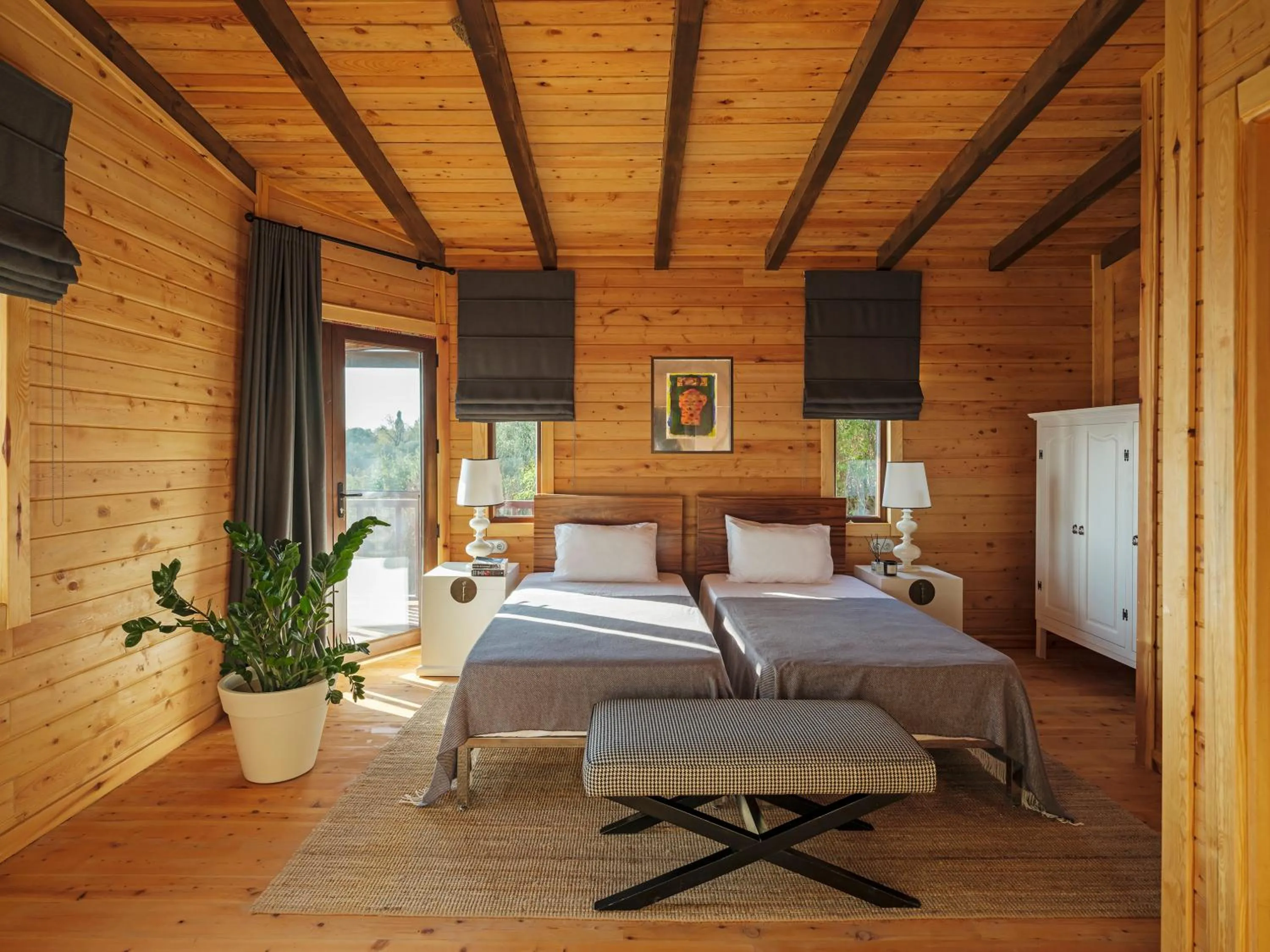 Deluxe Twin Room with Side Sea View & Balcony in Simurg Inn