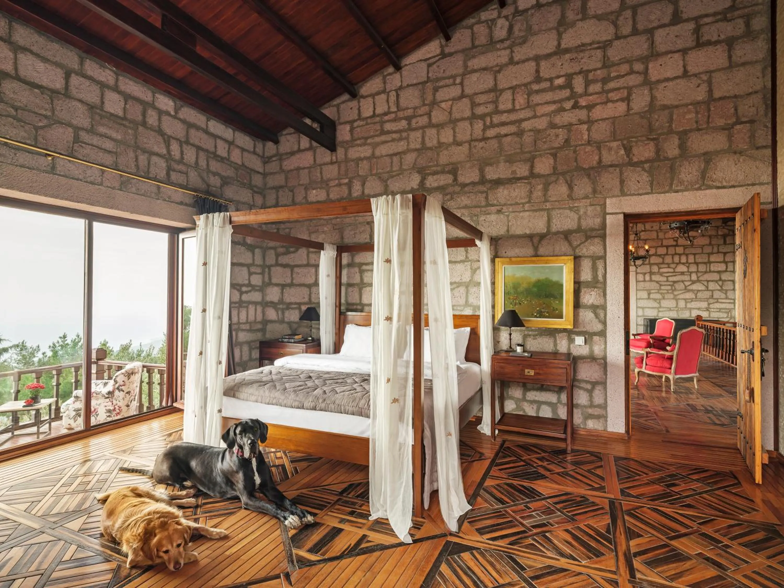 Deluxe Double Room with Balcony and Sea View in Simurg Inn